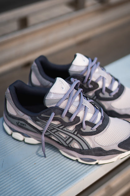 限定販売の人気ブランド Asics Gel-NYC Oatmeal/Obsidian Grey 23.5 - 靴