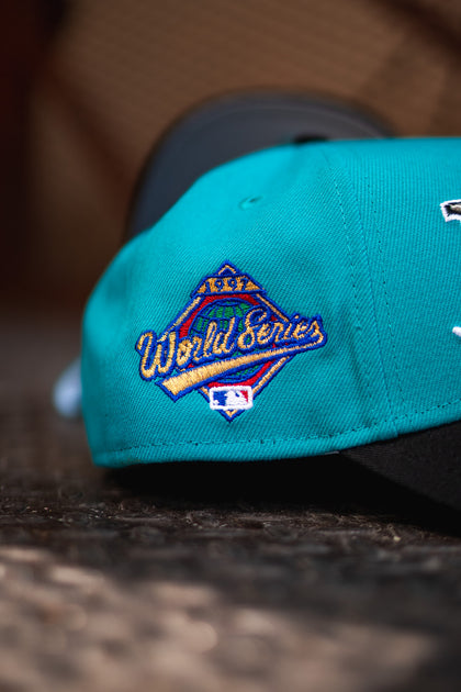 MITCHELL & NESS MIAMI DOLPHINS A-FRAME SNAPBACK - BLACK