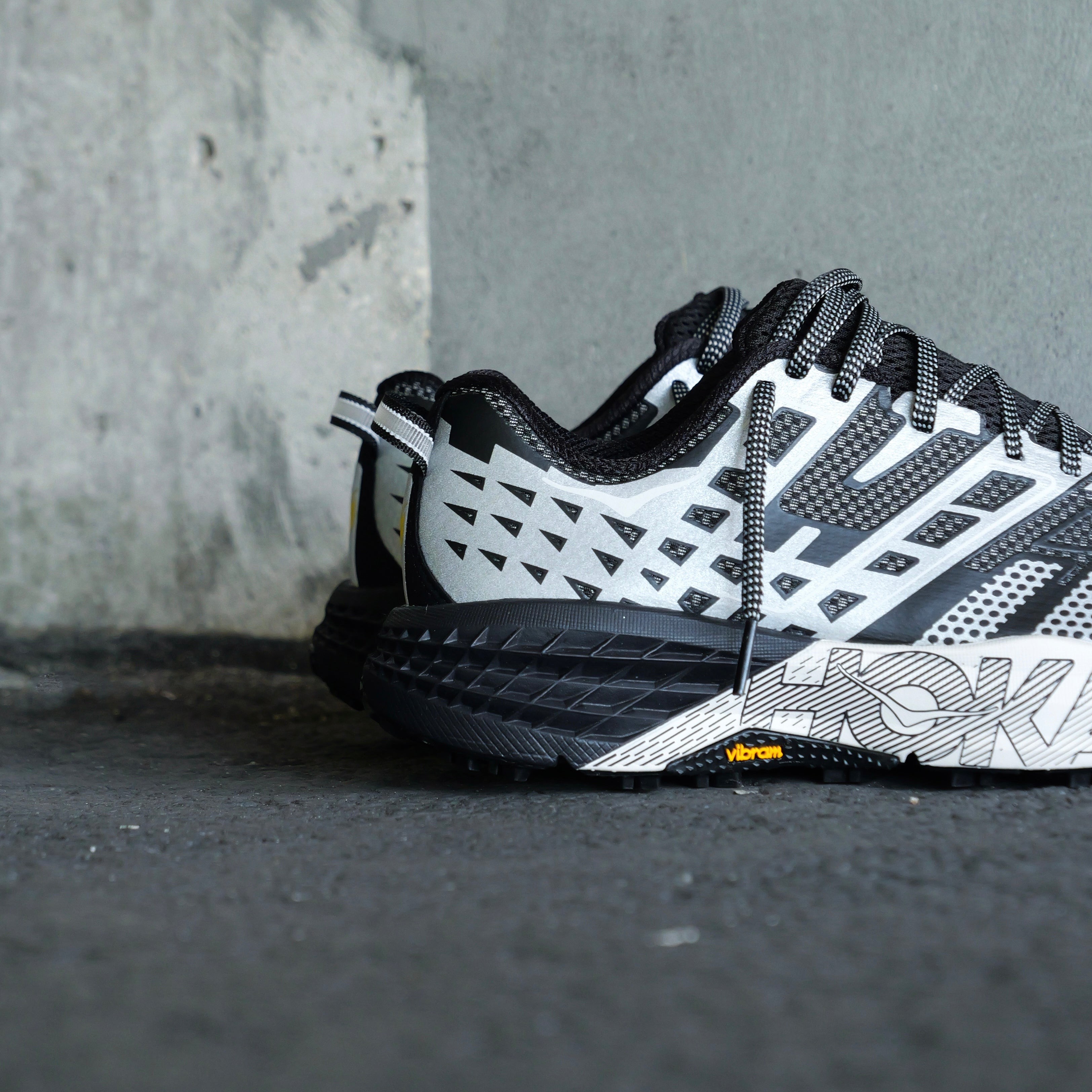 Hoka U SpeedGoat 2 TS BKSTR (Black / Stardust) - HOKA