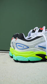 Mens Saucony ProGrid Omni 9 (White Tart)