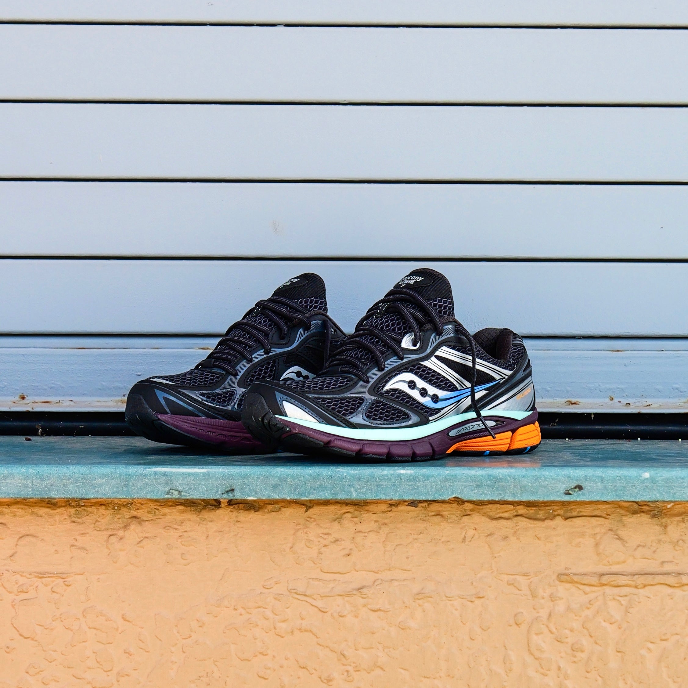 Mens Saucony ProGrid Guide 7 (Black/Multi) - Saucony