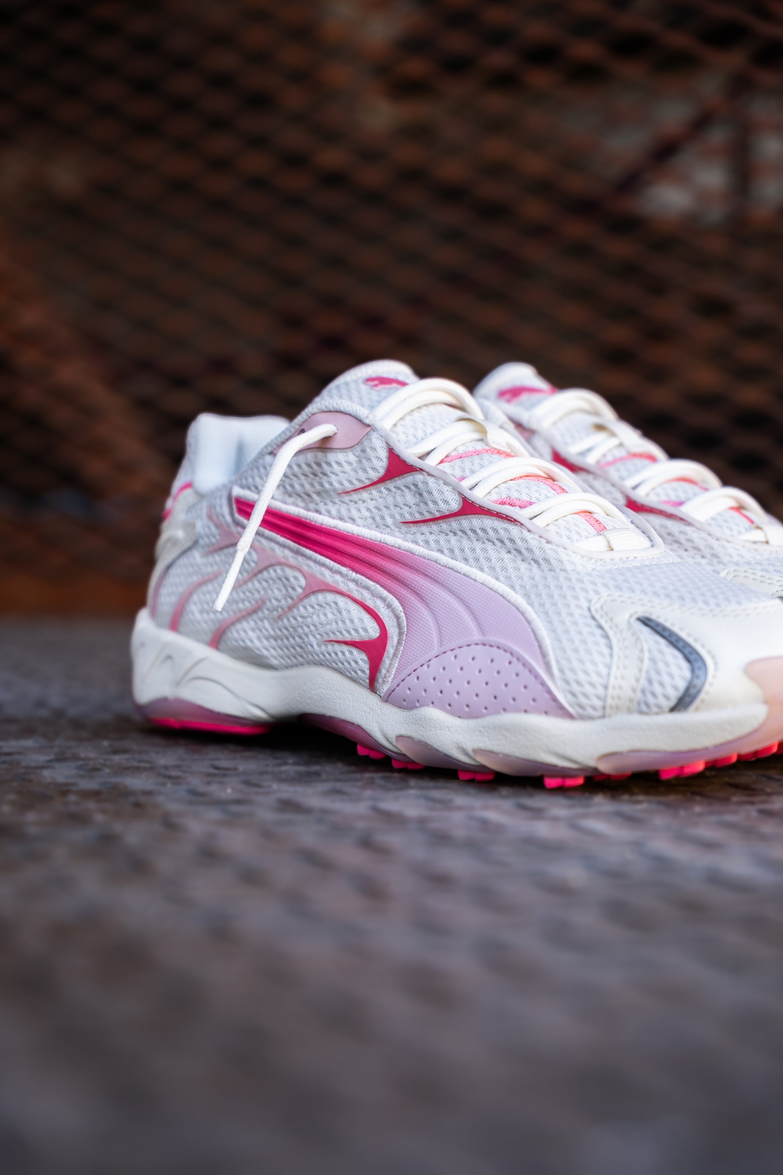 Womens Puma Inhale (Warm White/Magic Rose)