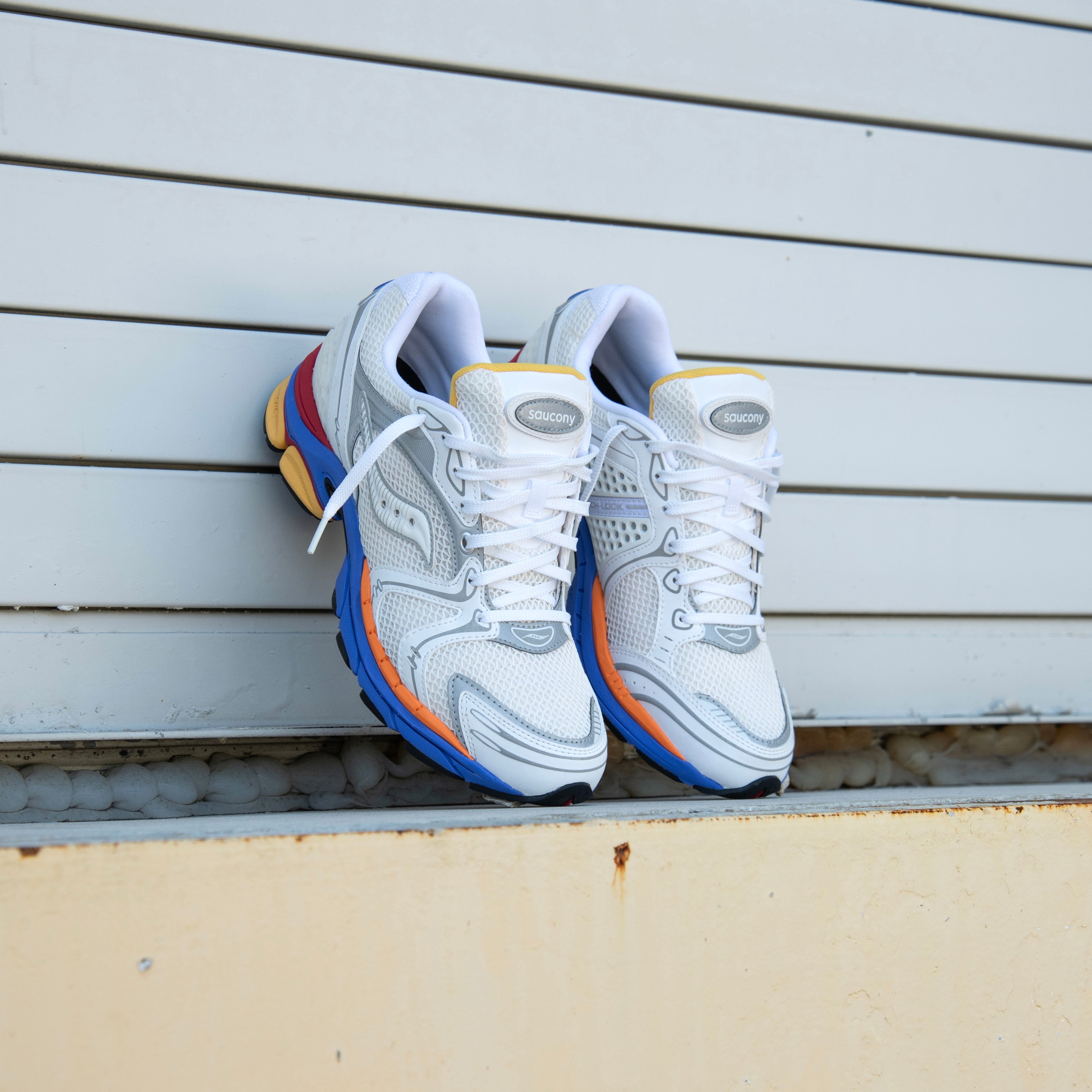 Mens Saucony ProGrid Triumph 4  Galaxy (White/Multi) - Saucony