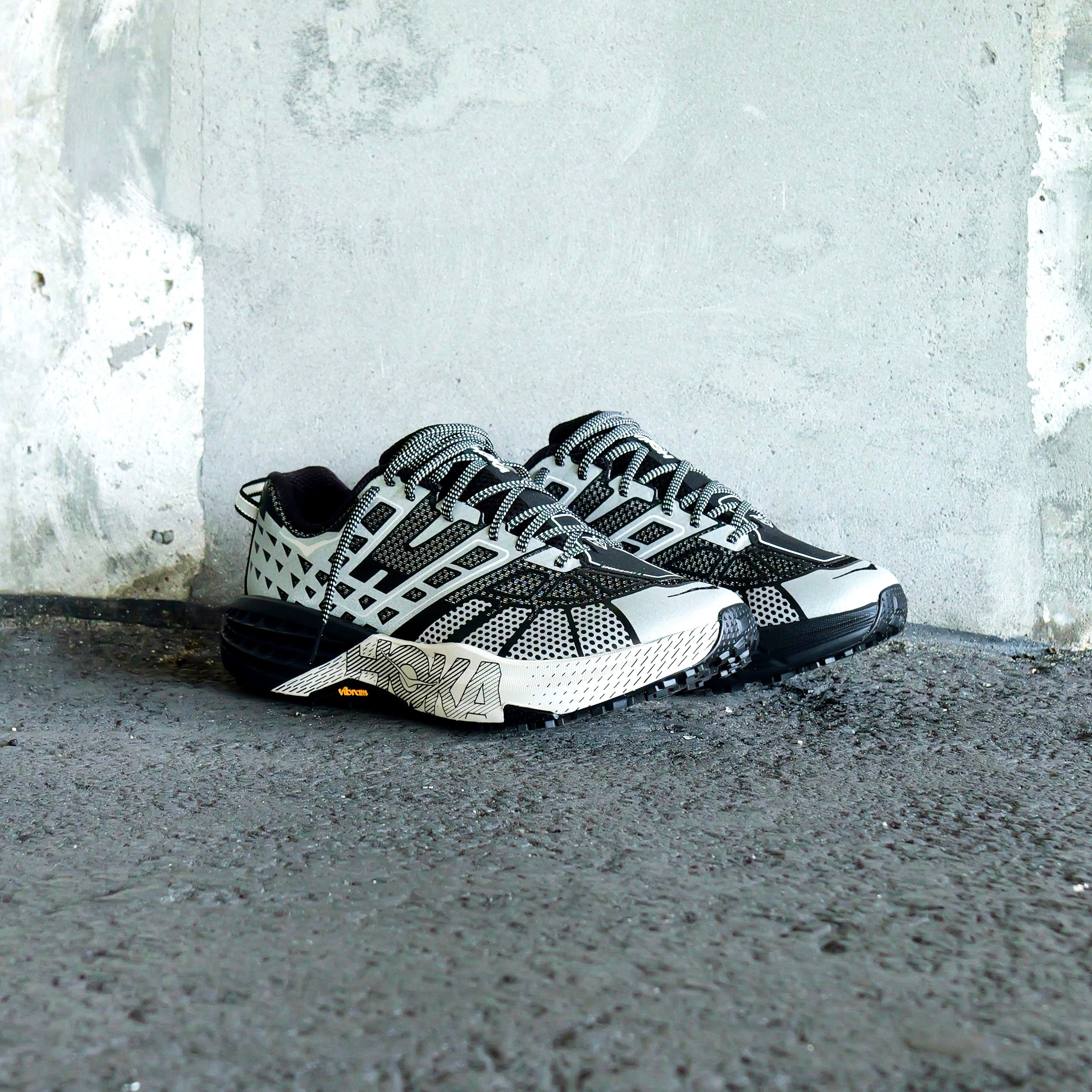 Hoka U SpeedGoat 2 TS BKSTR (Black / Stardust) - HOKA