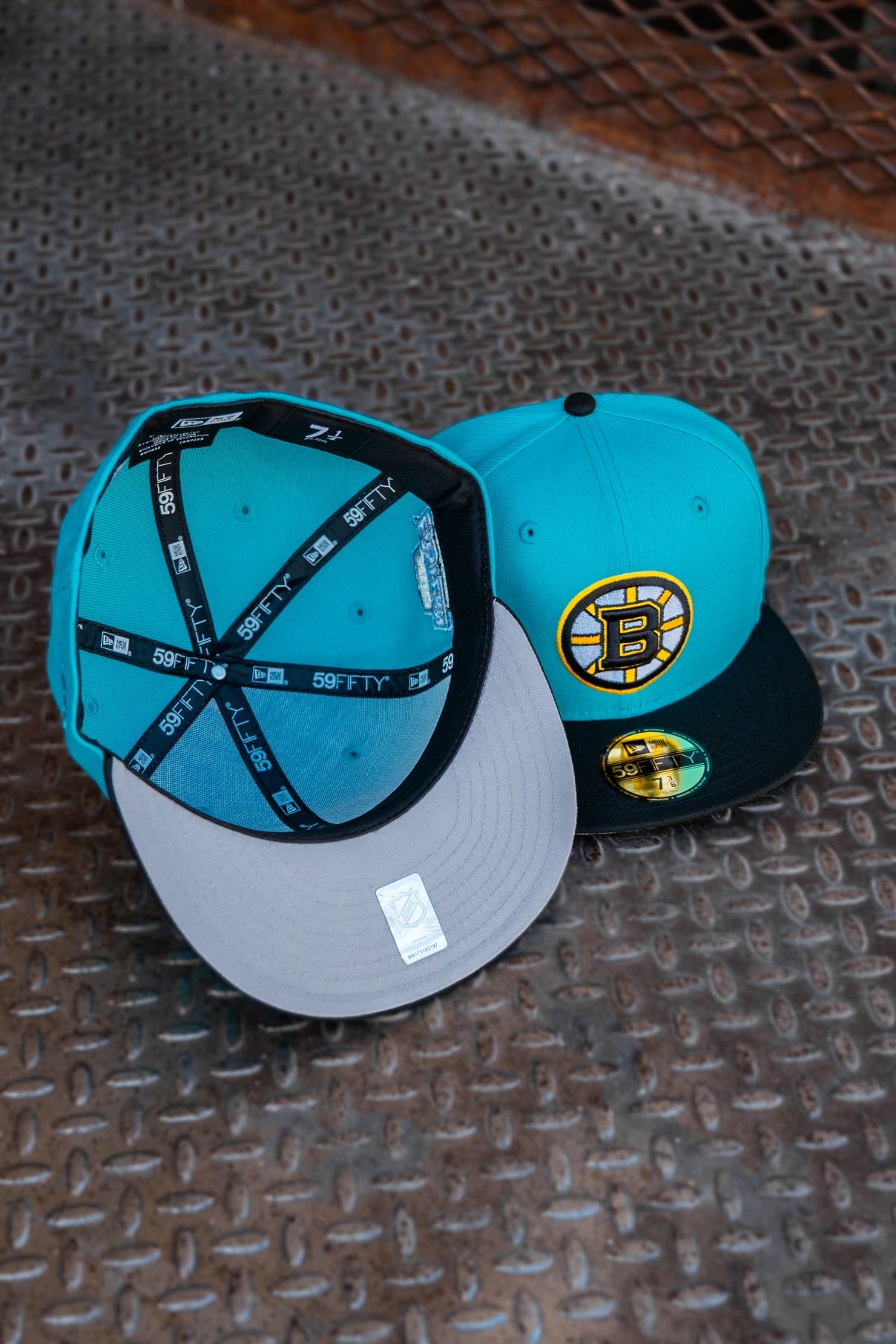 New Era Boston Bruins Eastern Conference Grey UV (Teal/Black) 59Fifty Fitted