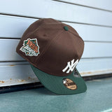 New Era New York Yankees 1999 World Series Grey UV 9Fifty A-Frame Snapback (Brown/Dark Green)