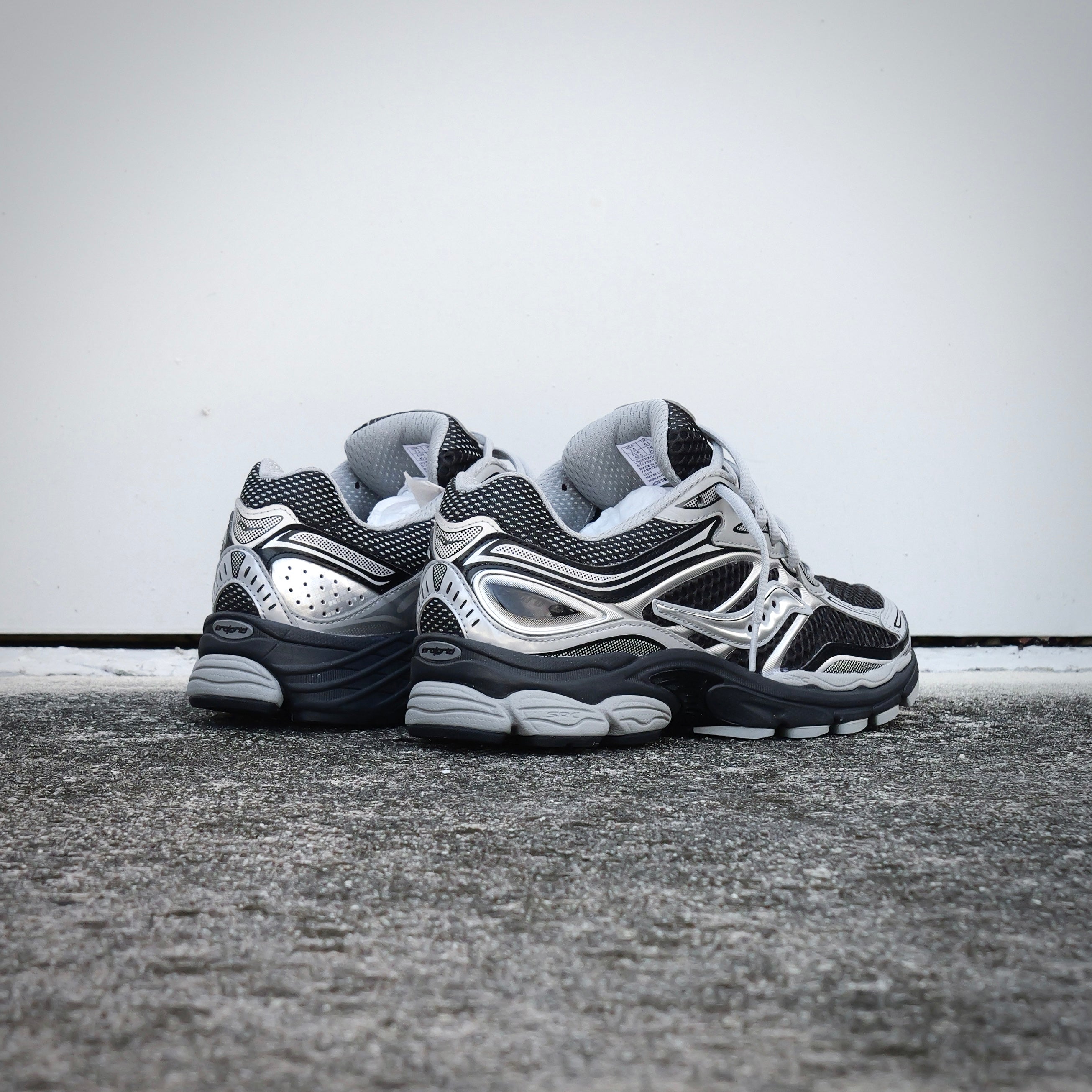Mens Saucony ProGrid Omni 9 (Black/Silver) - Saucony