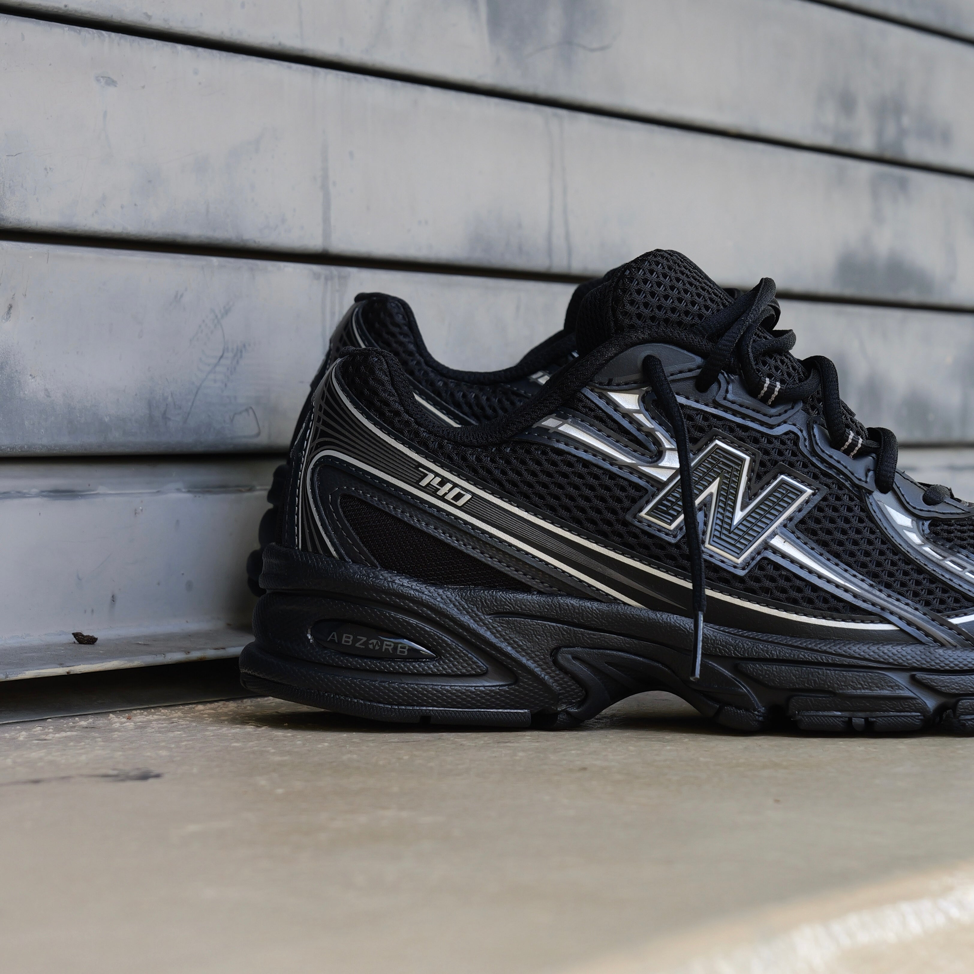 Mens New Balance 740 (Black/Metallic Silver) - U740BM2 - New Balance