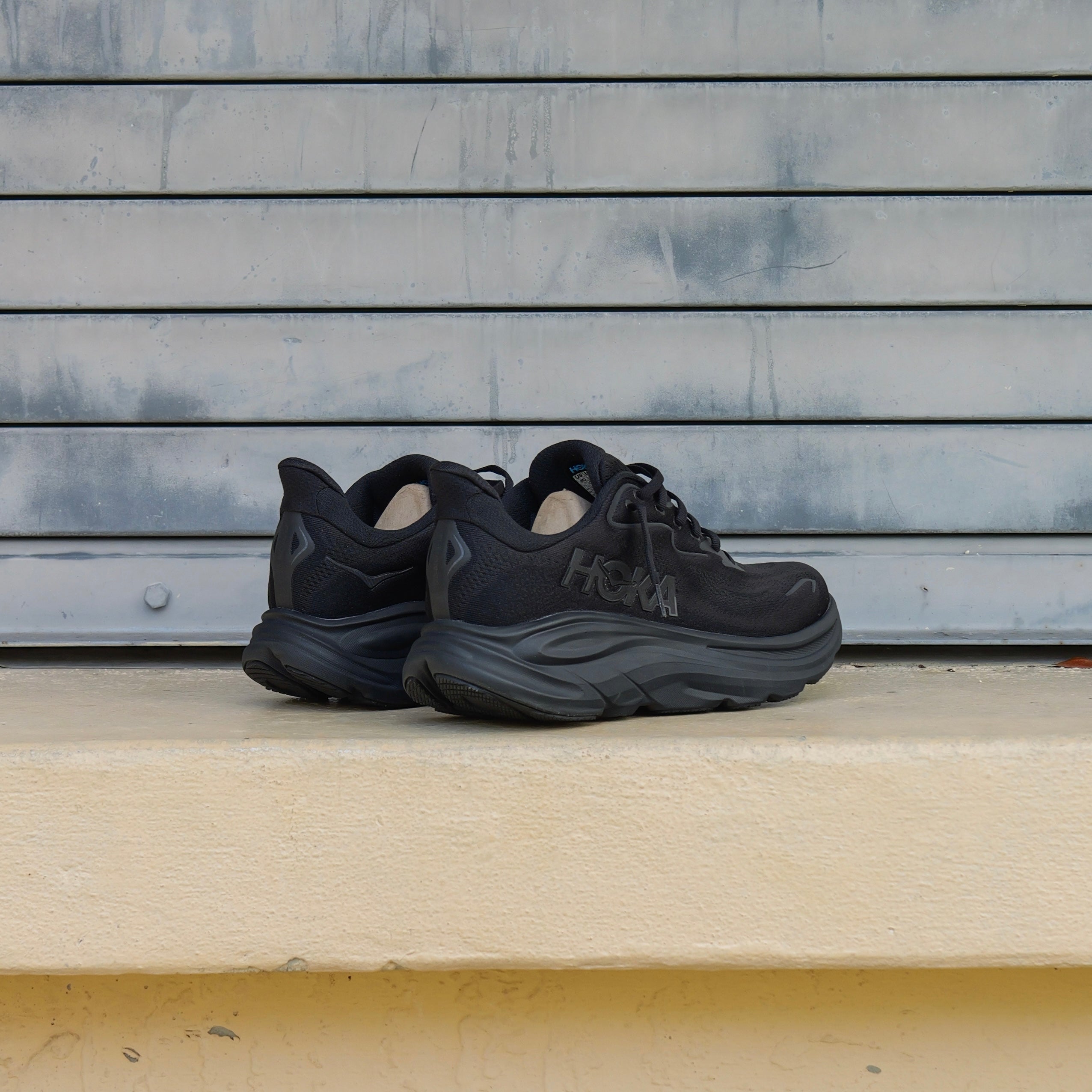 Mens HOKA Clifton 10 (Black/Black) - HOKA