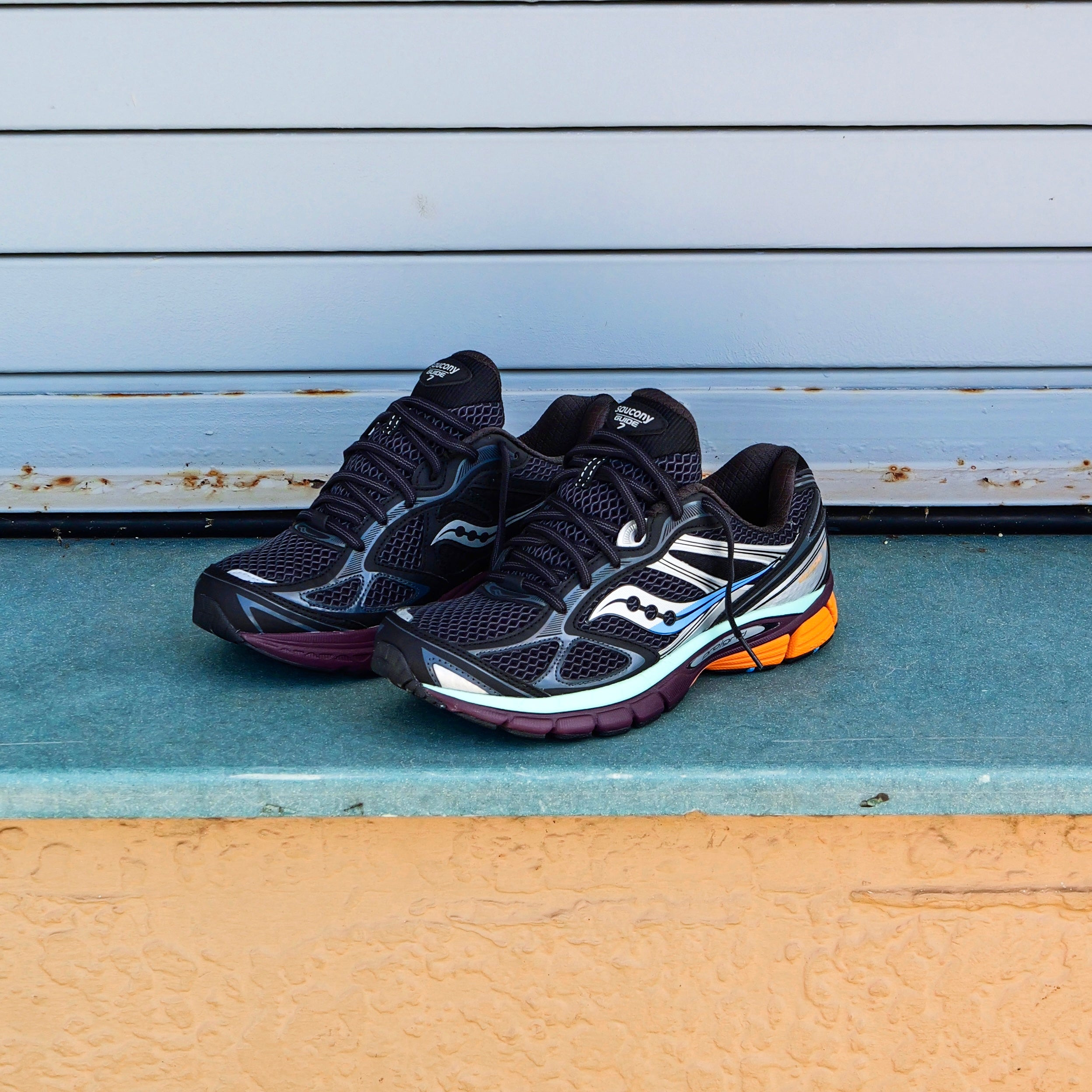 Mens Saucony ProGrid Guide 7 (Black/Multi) - Saucony