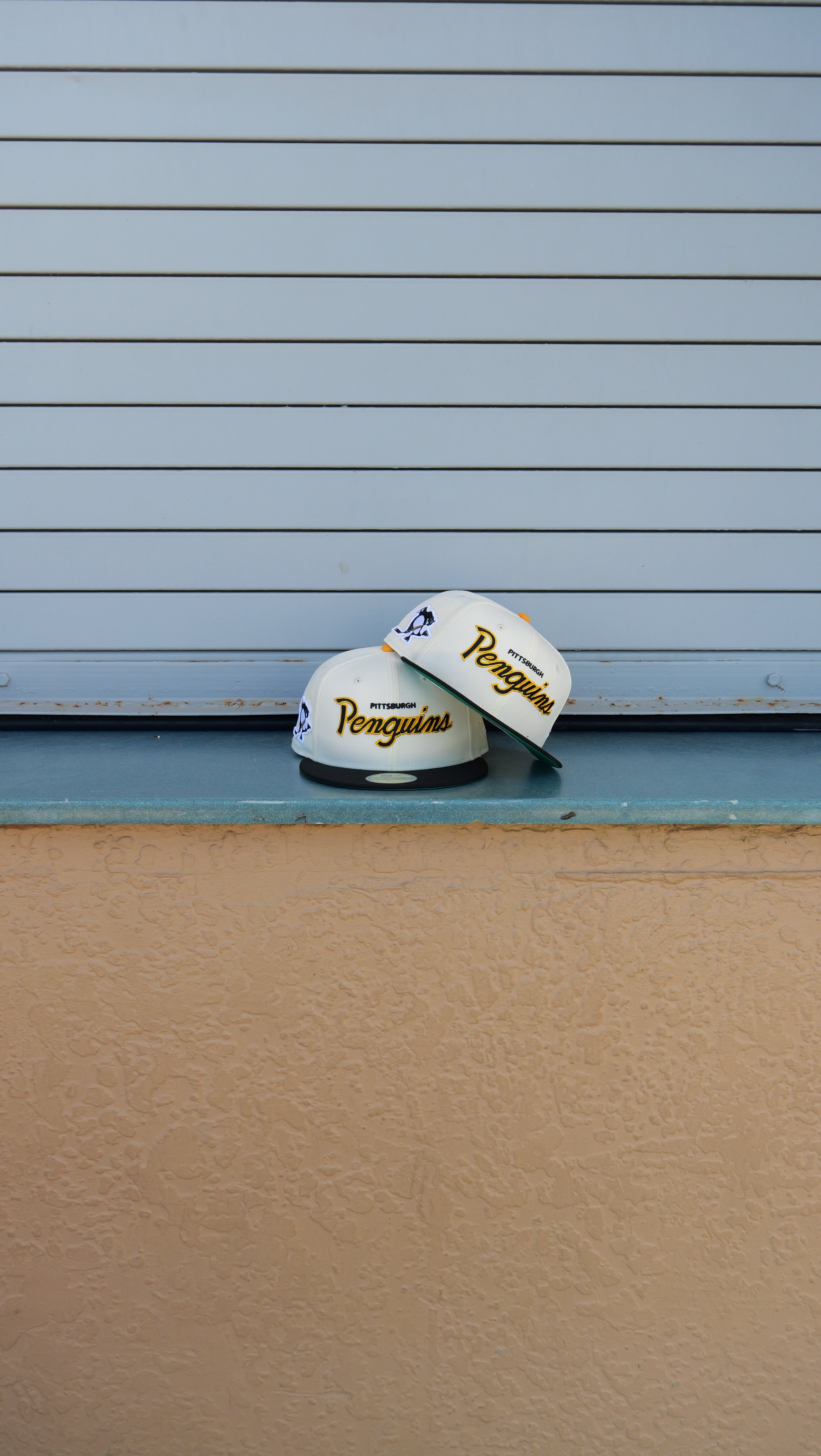 New Era Pittsburgh Penguins Side Patch Fitted (Chrome/Black) - New Era