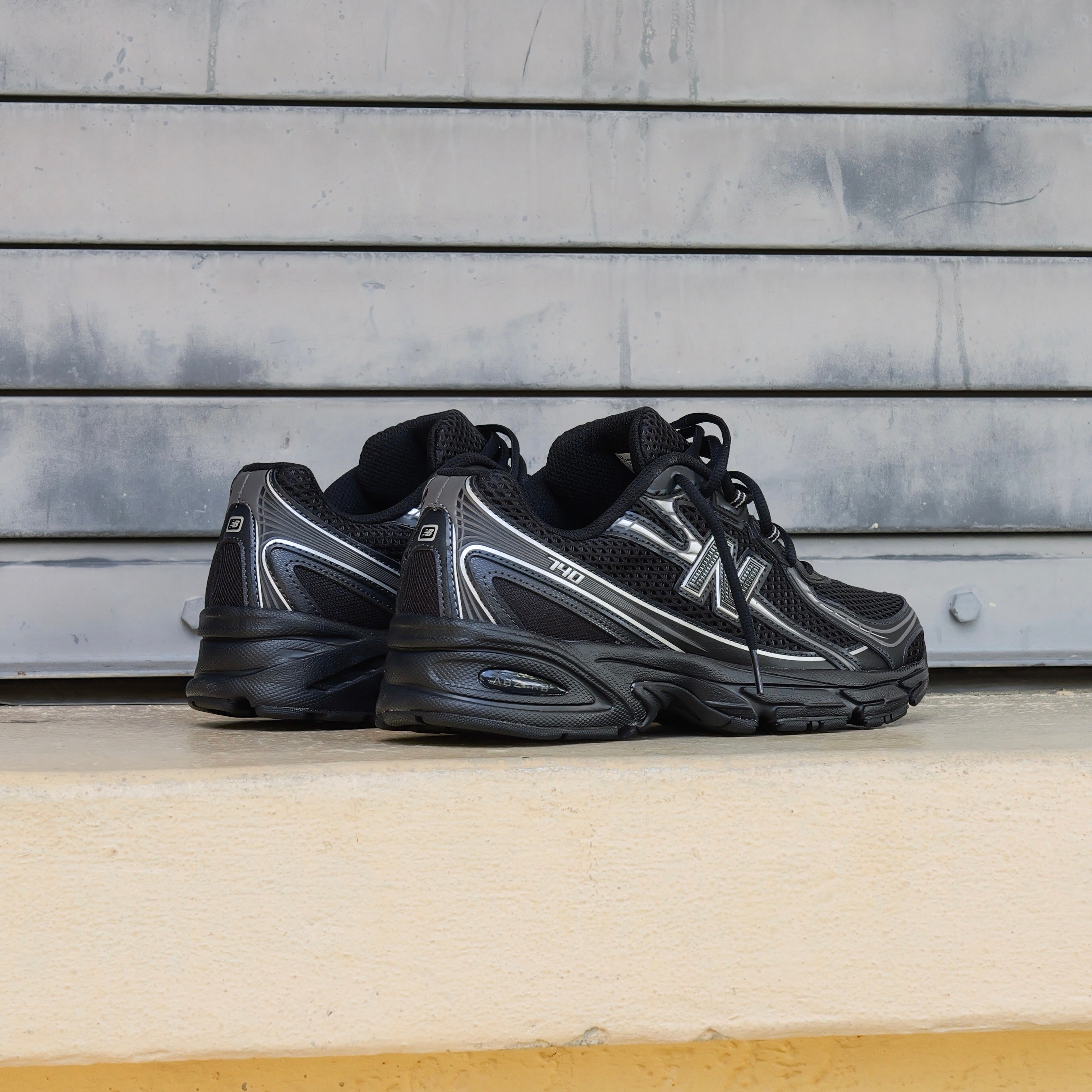 Mens New Balance 740 (Black/Metallic Silver) - U740BM2 - New Balance