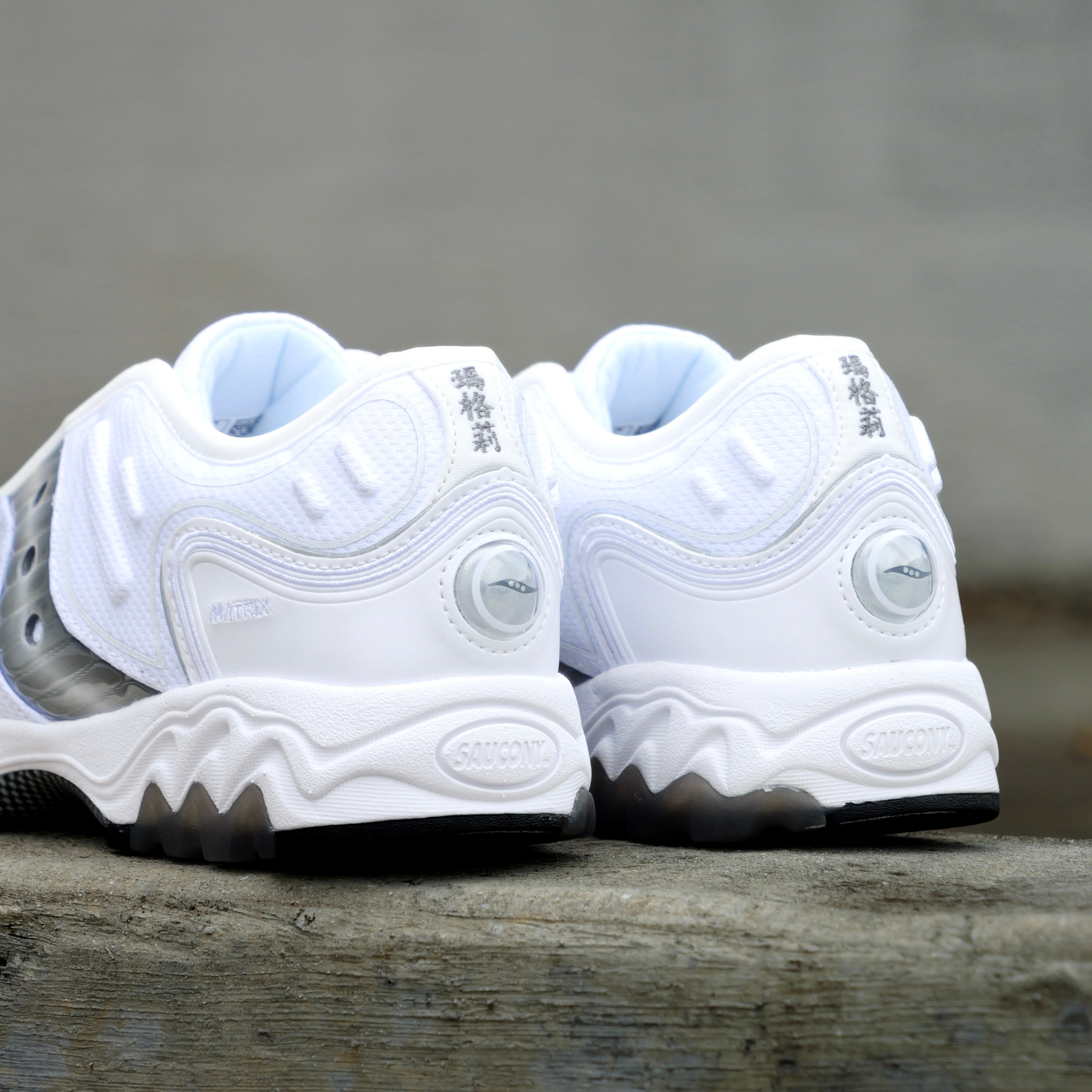 Saucony "Matrix" (White/Metallic) - Saucony