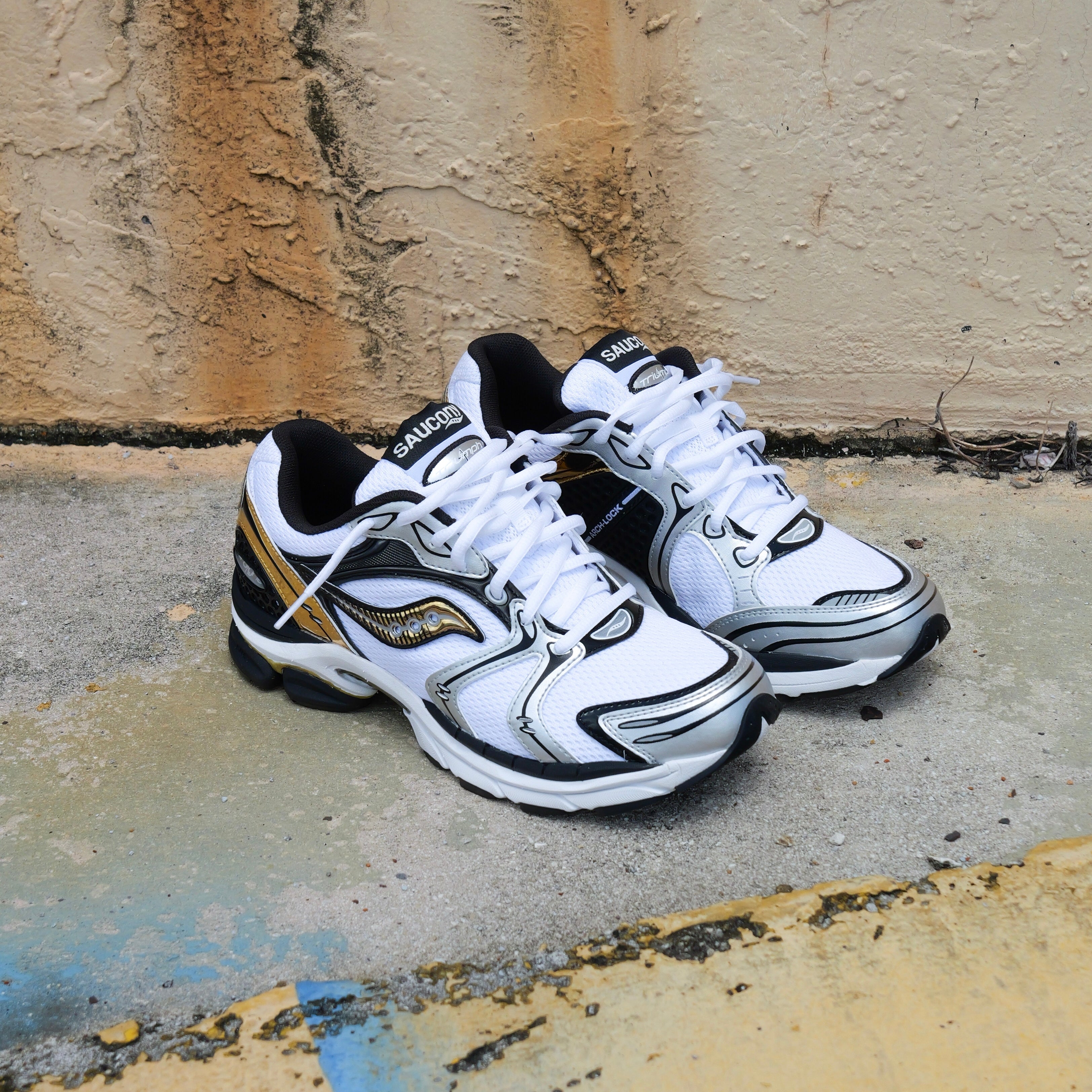 Mens Saucony ProGrid Triumph 4  (Gold/Chrome) - Saucony