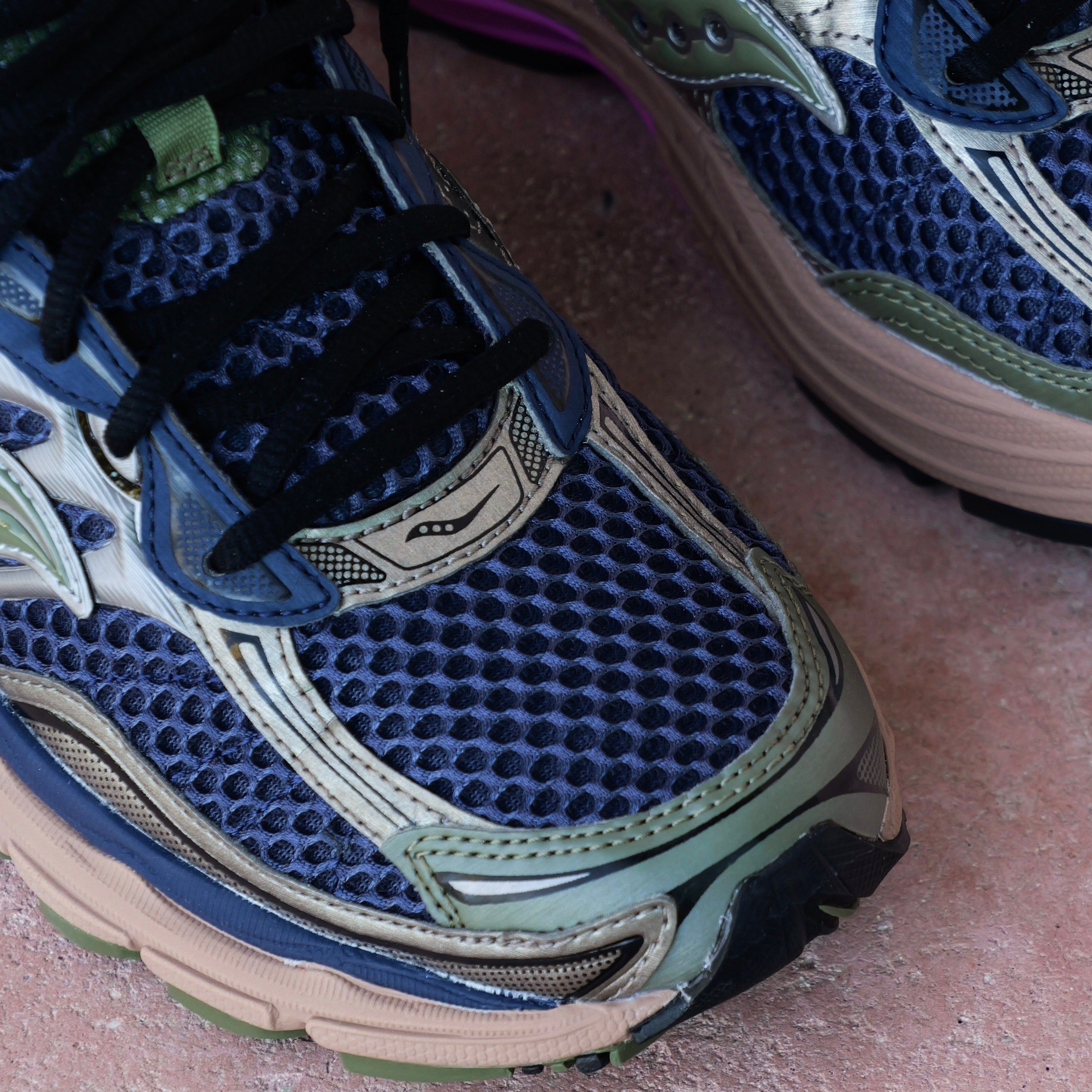 Mens Saucony ProGrid Omni 9 Disrupt (Blue Brush) - Saucony