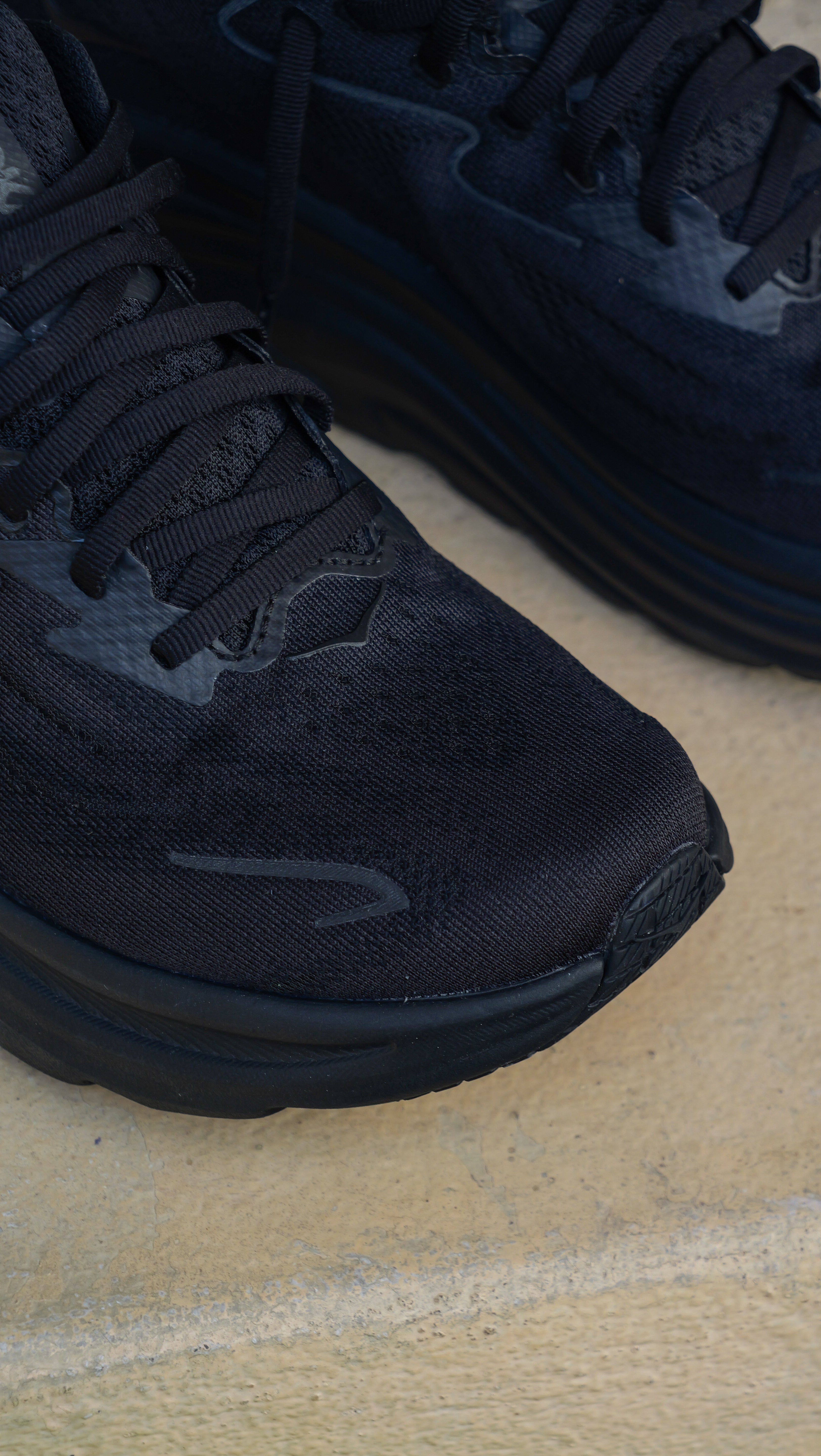 Mens HOKA Clifton 10 (Black/Black) - HOKA