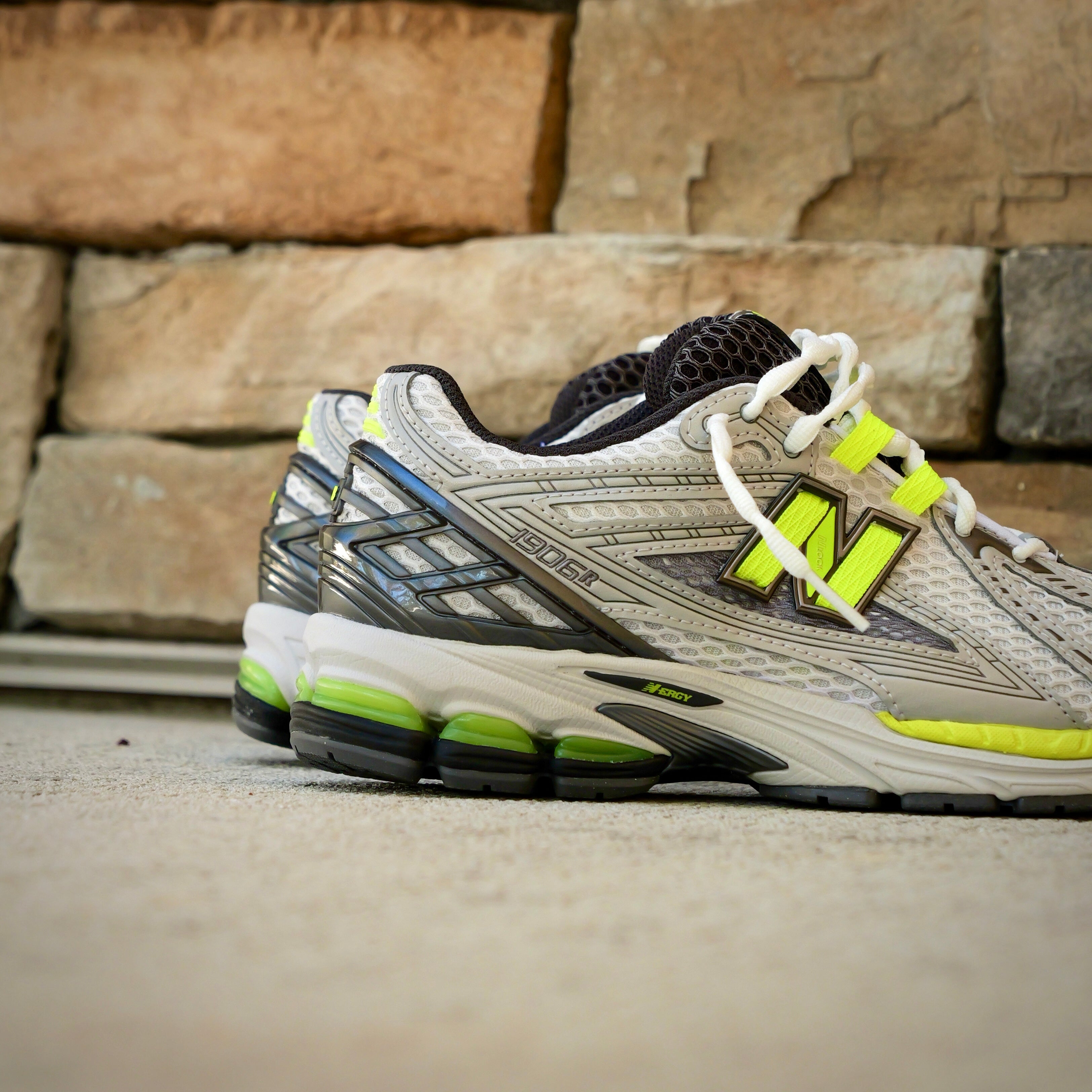 Mens New Balance 1906R (Grey/Green) U190652H - New Balance