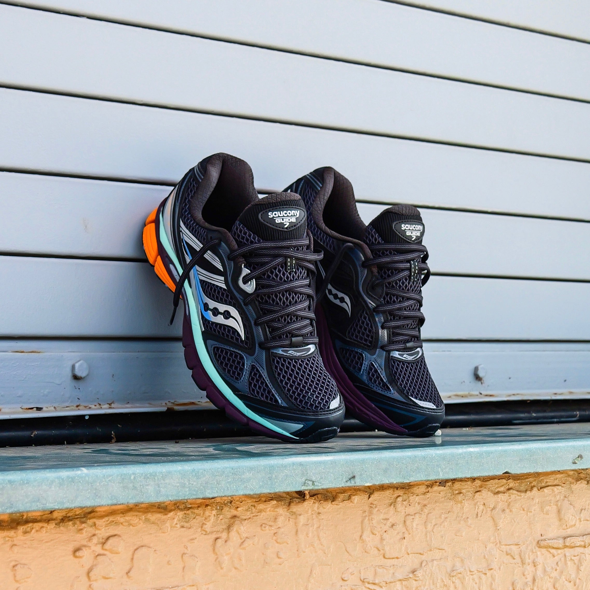 Mens Saucony ProGrid Guide 7 (Black/Multi) - Saucony