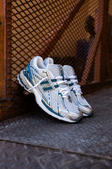 Mens New Balance 1906R (Metallic Silver/Deep Ocean) - U1906RCE