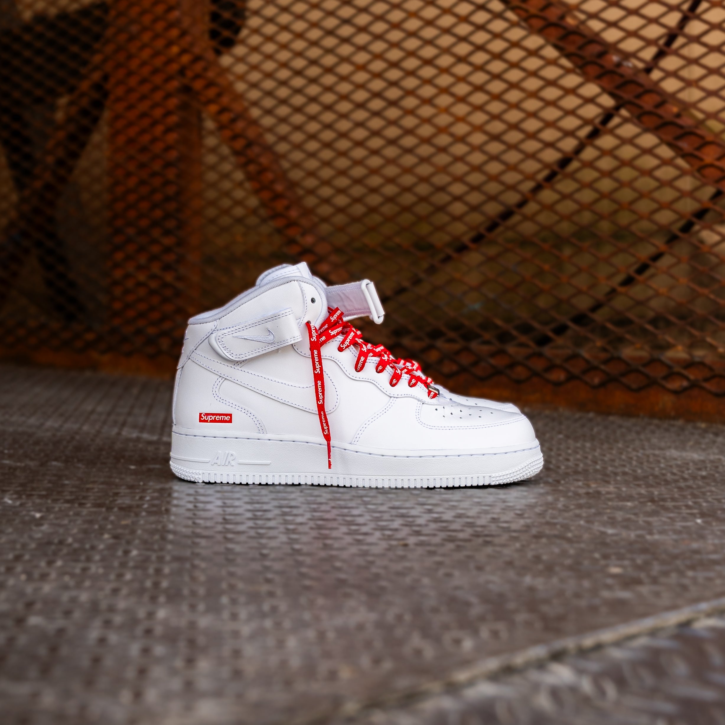 Nike x Supreme Air Force 1 Mid SP (White)