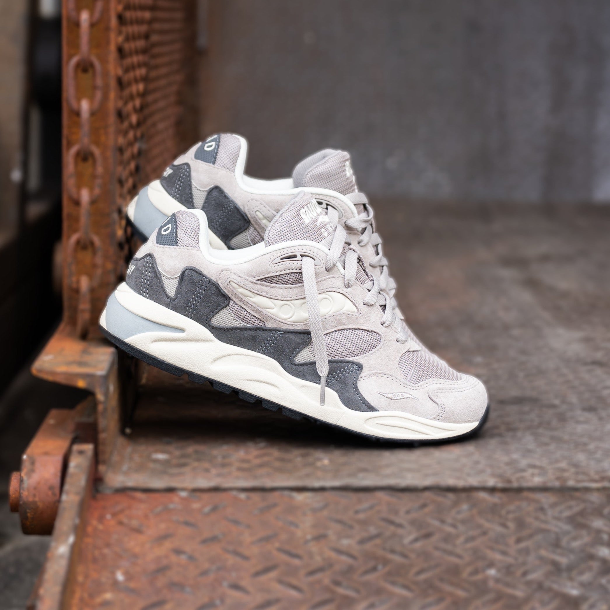 Mens Saucony Grid Shadow 2 Grey Cream SNEAKER TOWN