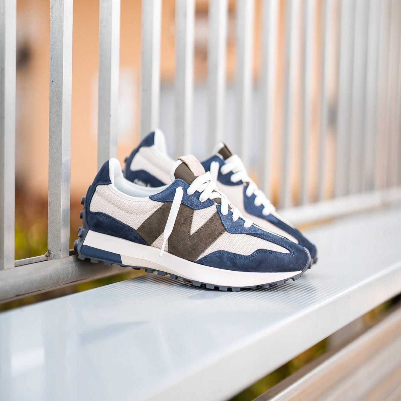 Mens New Balance 327 (Navy/Bone) - MS327DT - New Balance