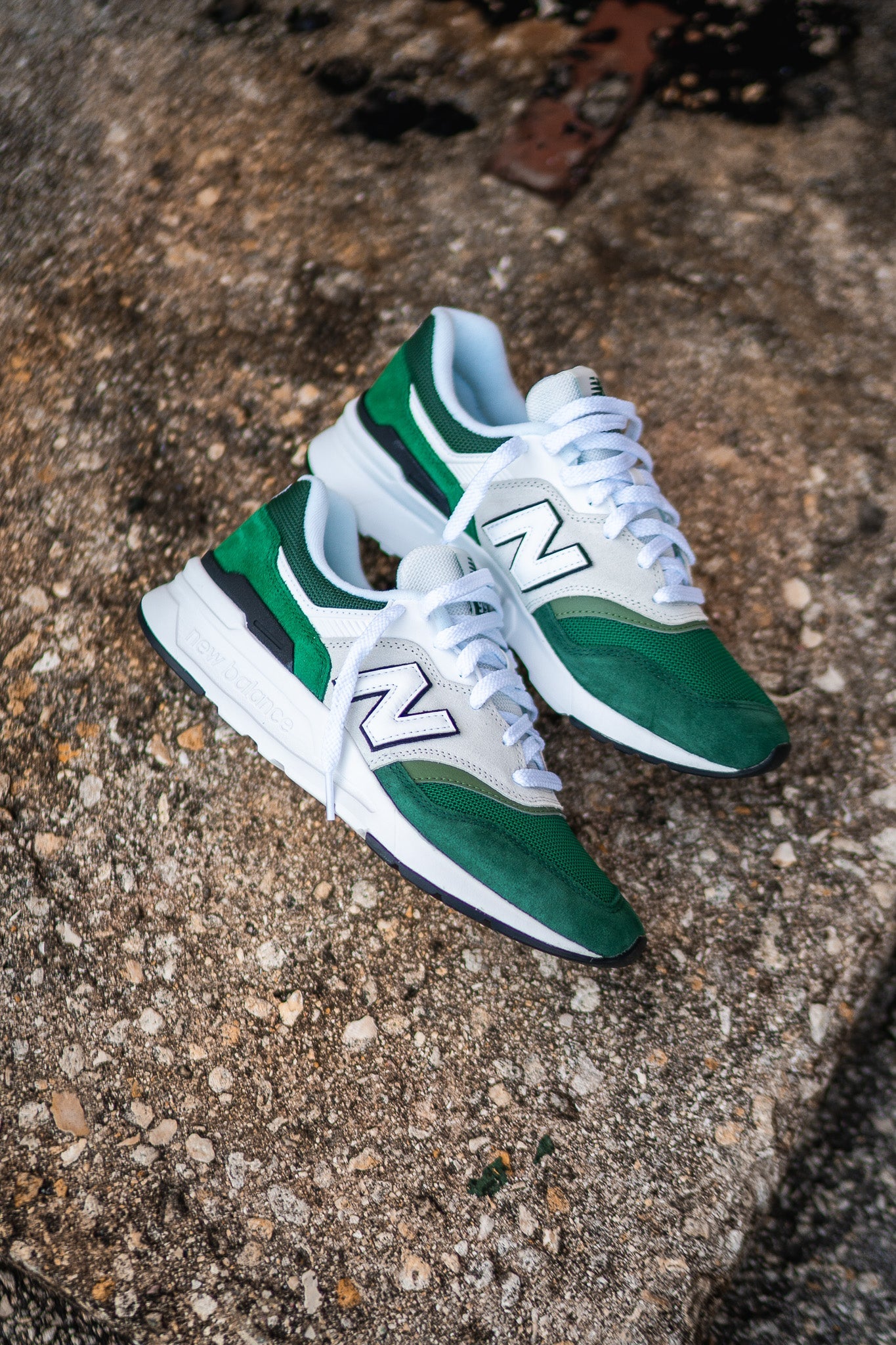 Mens New Balance 997H (White/Green) - CM997HOH - New Balance