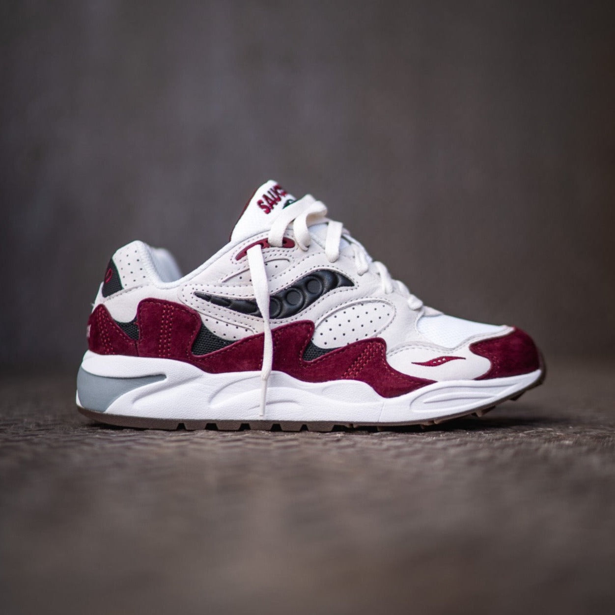 Cheap saucony grid 7000 online