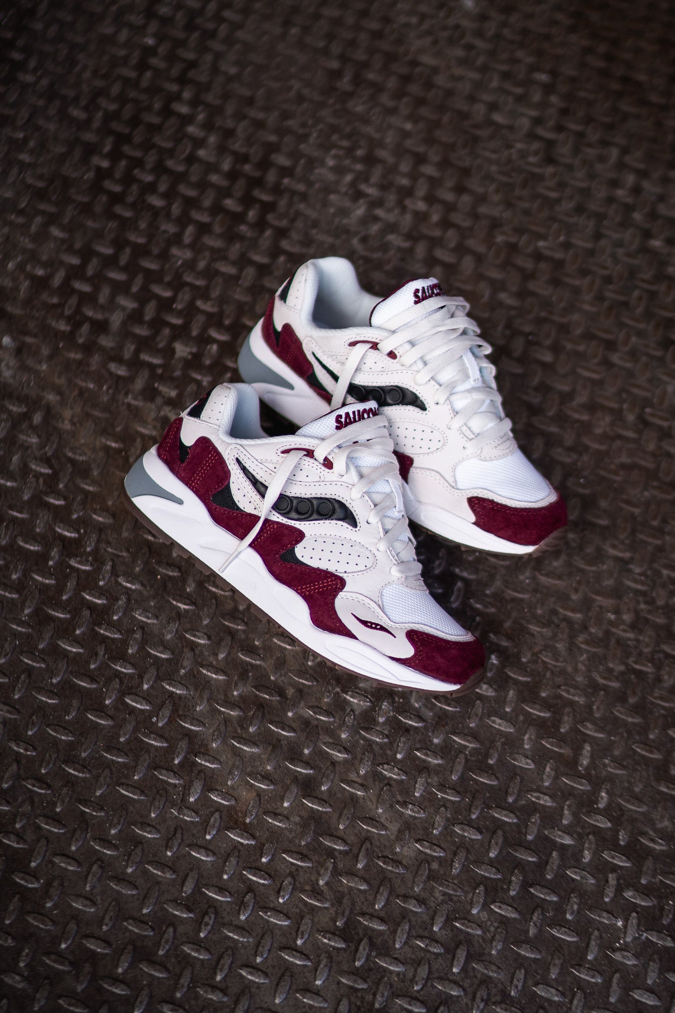 Mens Saucony Grid Shadow 2 (Cream Red Burgundy) - SNEAKER TOWN