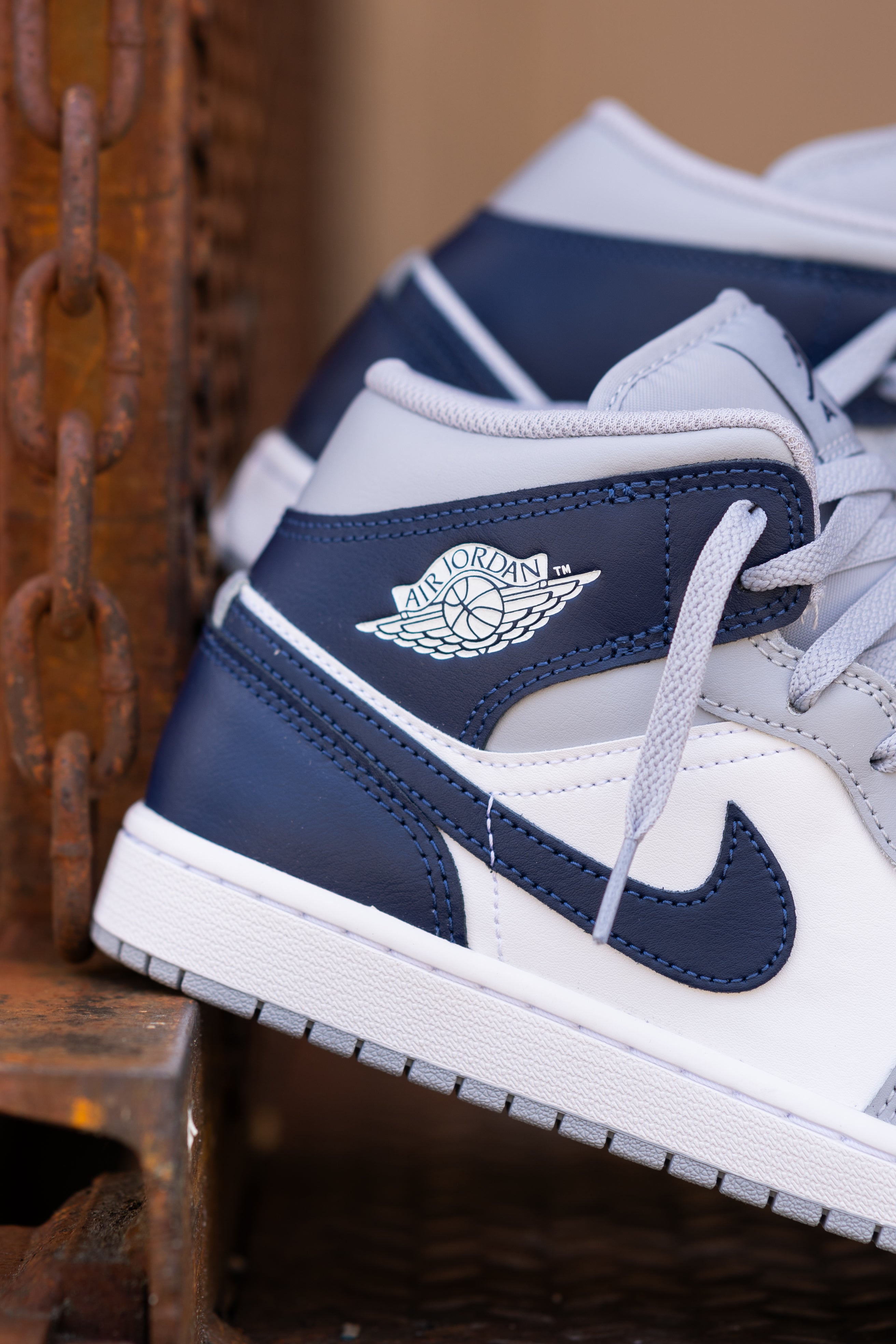 Mens Air Jordan 1 Mid (White/Midnight Navy/Wolf Grey)