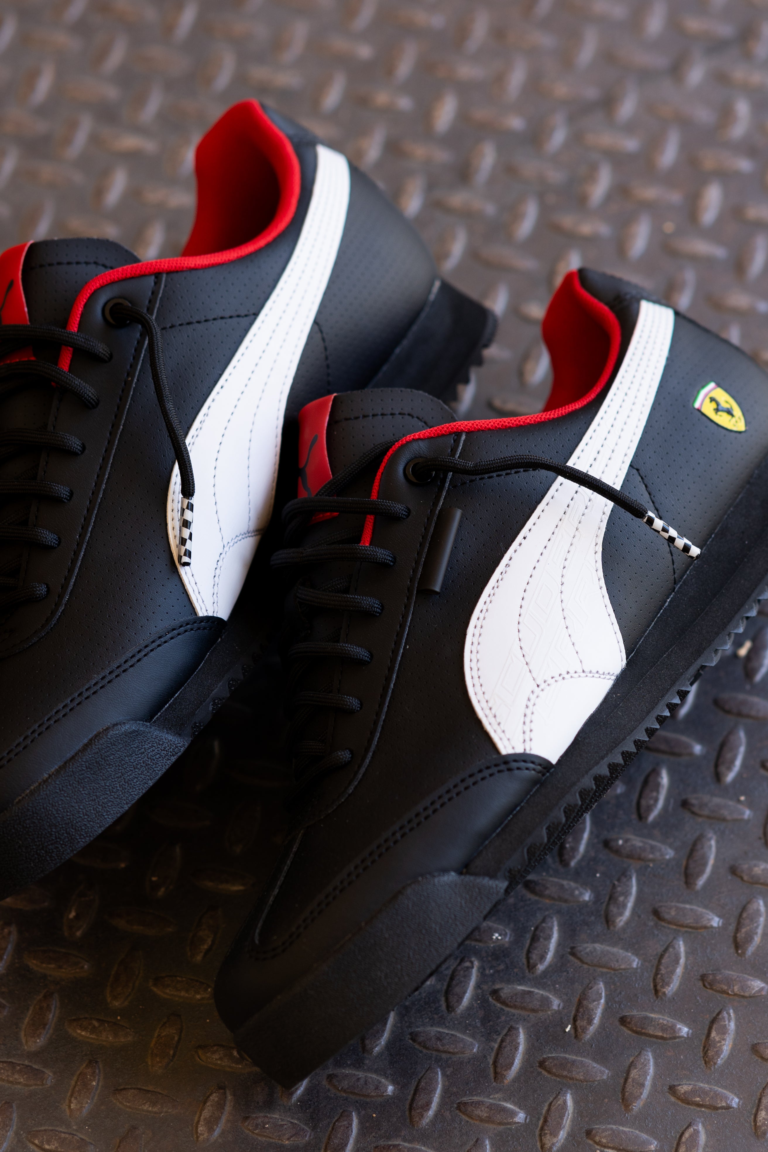 Mens Puma Ferrari Roma Via (Puma Black/Puma White)