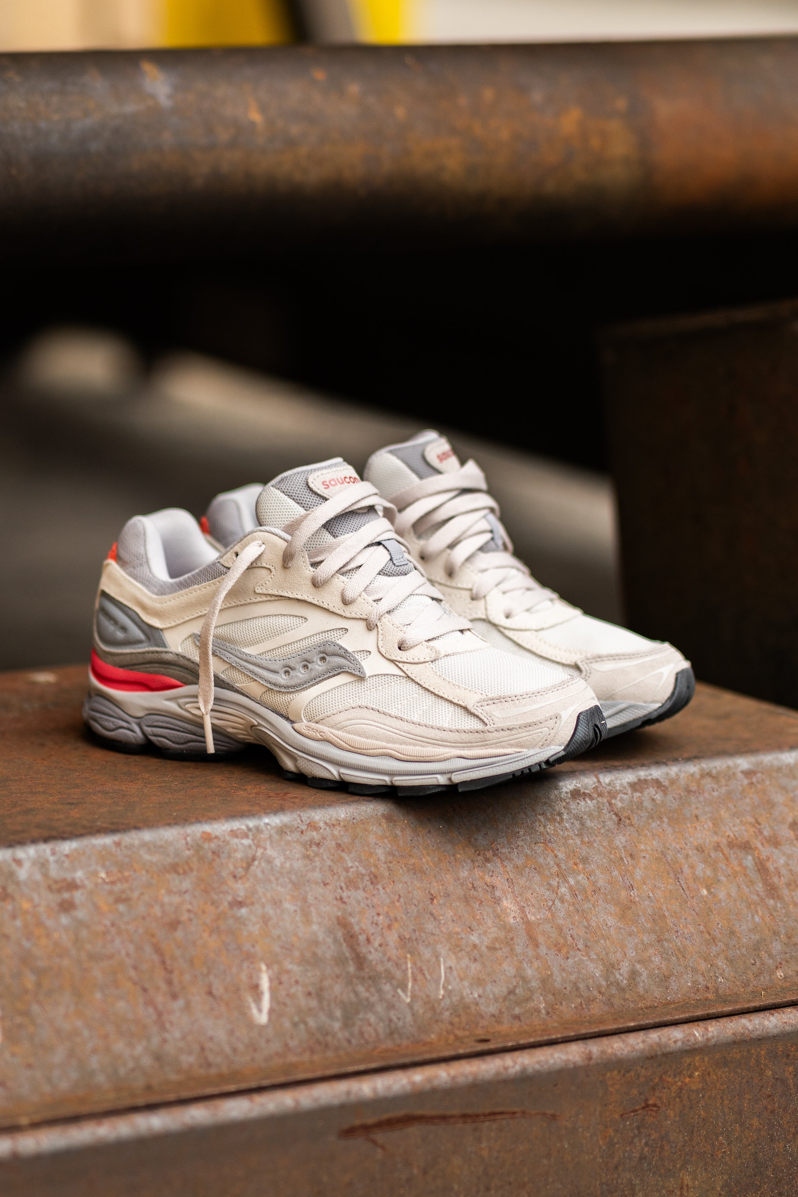 Mens Saucony OG ProGrid Omni 9 (Ivory/Grey)