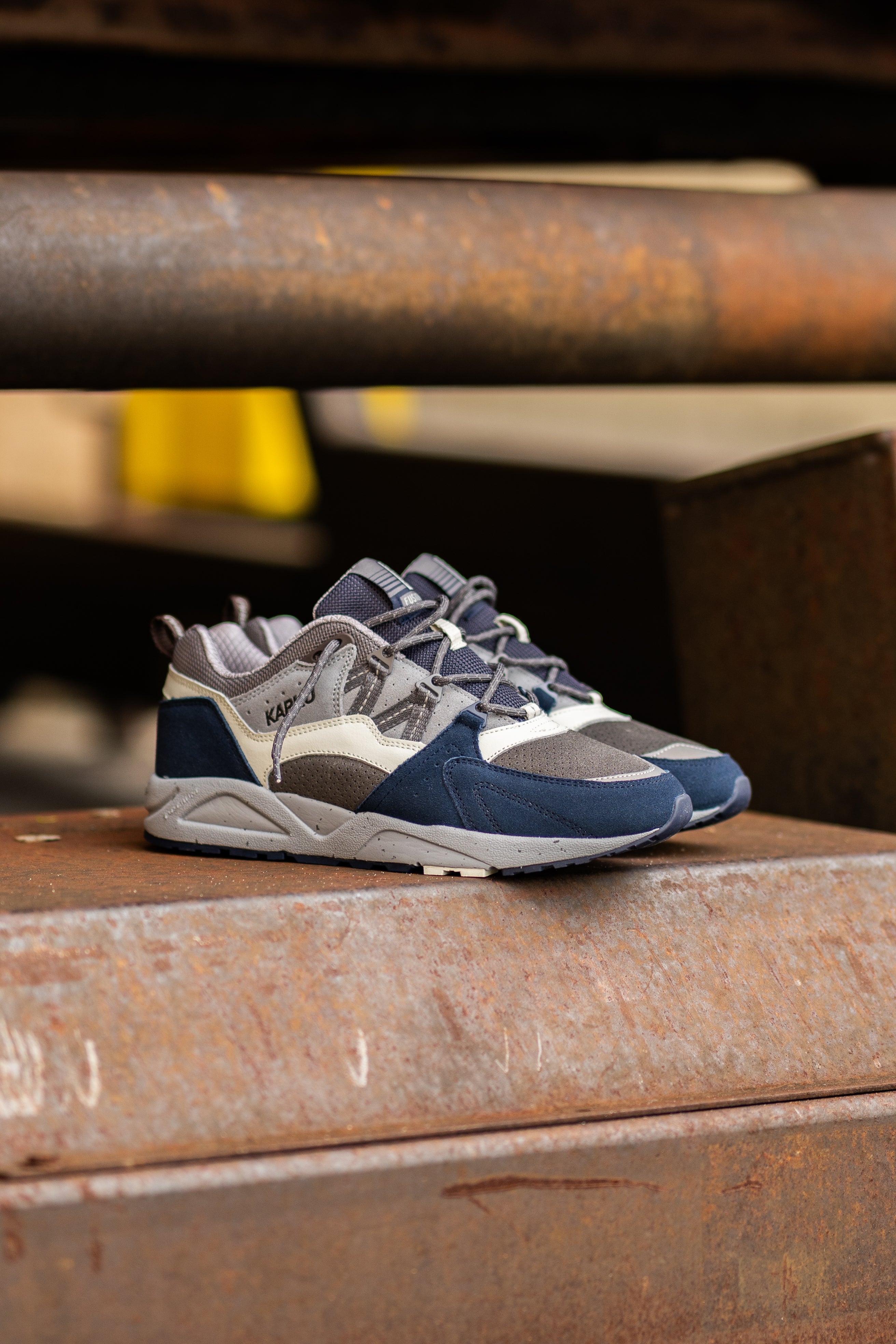 Karhu Fusion 2.0 (Mood Indigo/Smoked Pearl)