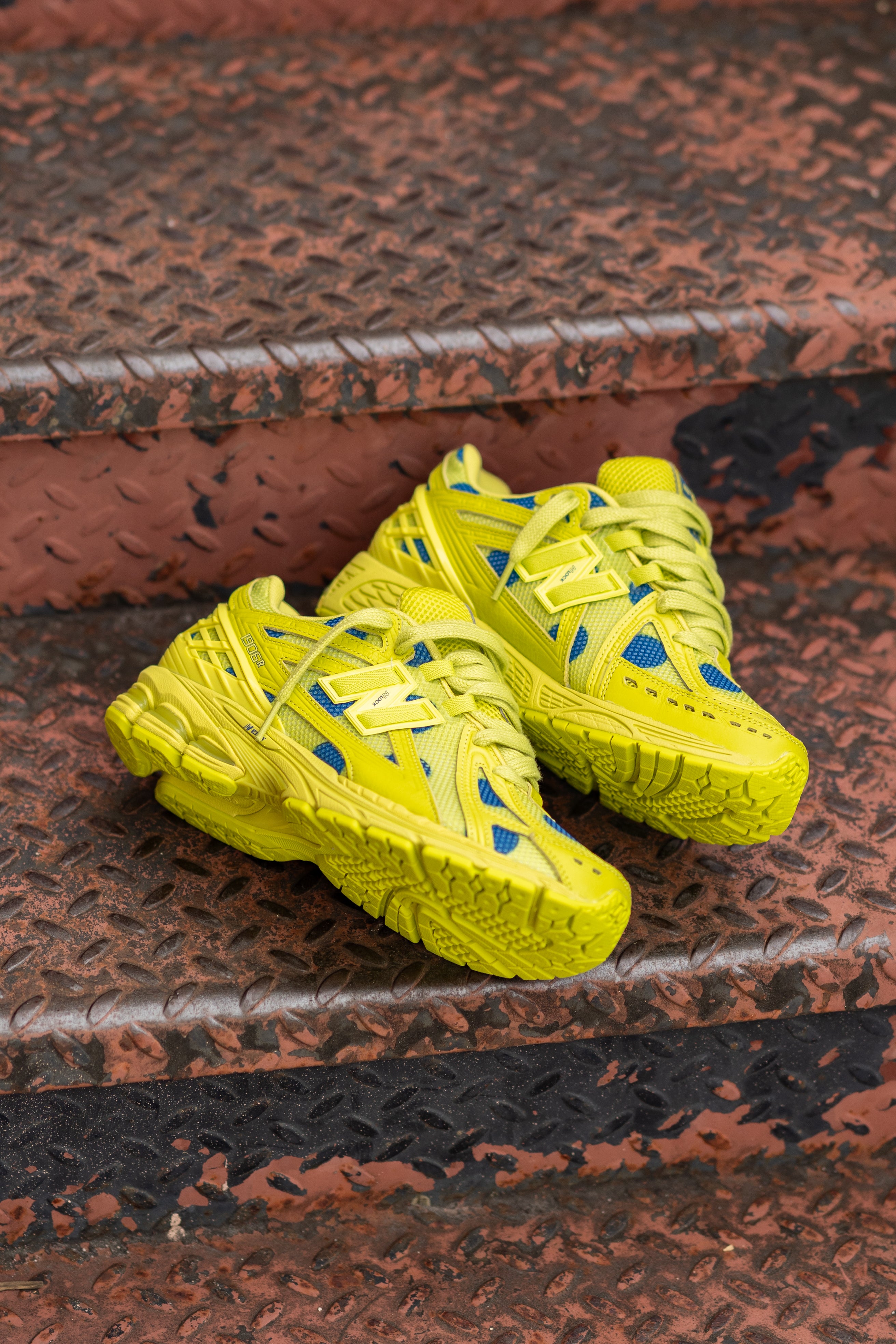 Mens New Balance 1906R (Volt/Blue) - M1906RPG