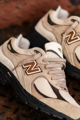 Mens New Balance 2002R (Cream/Kumquat) - M2002RZR