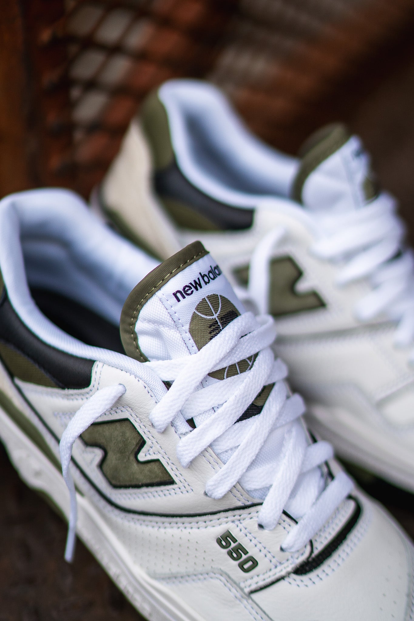 Mens New Balance 550 (White/Olive) - BB550DOB - New Balance