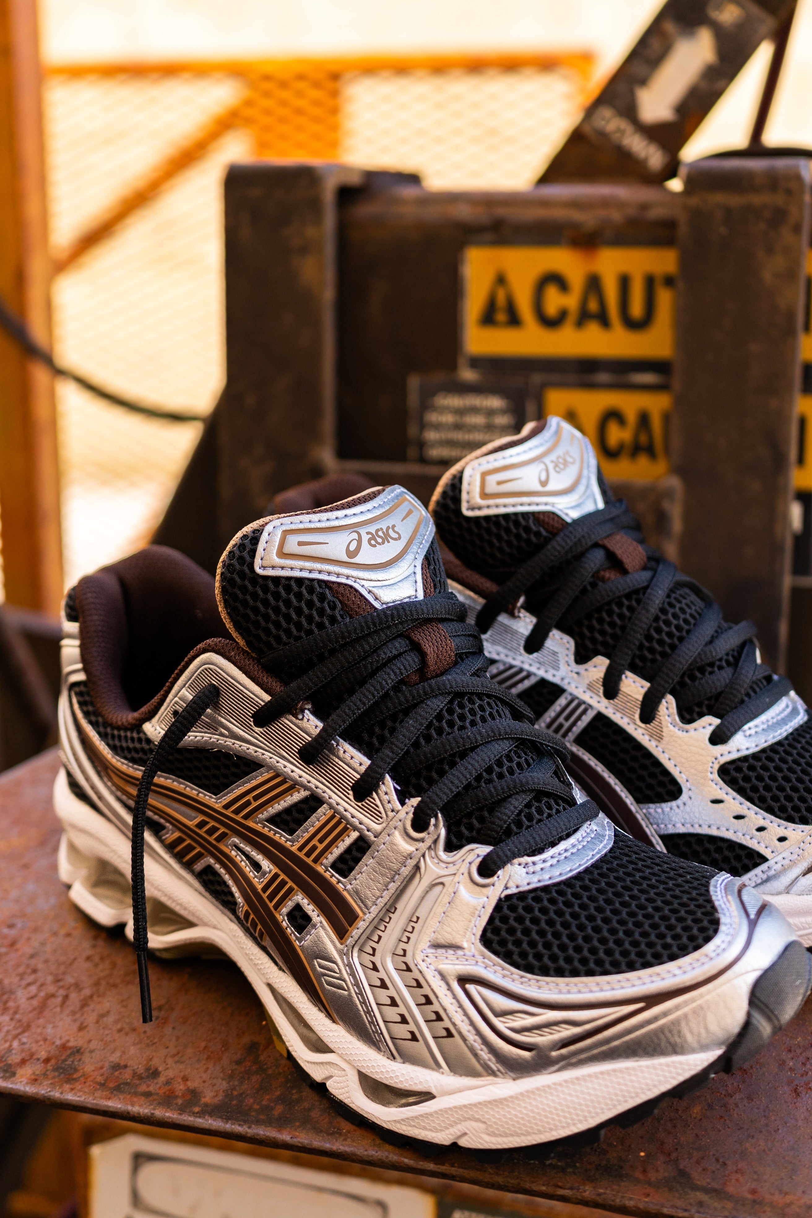 Mens Asics Gel-Kayano 14 (Black/Coffee)