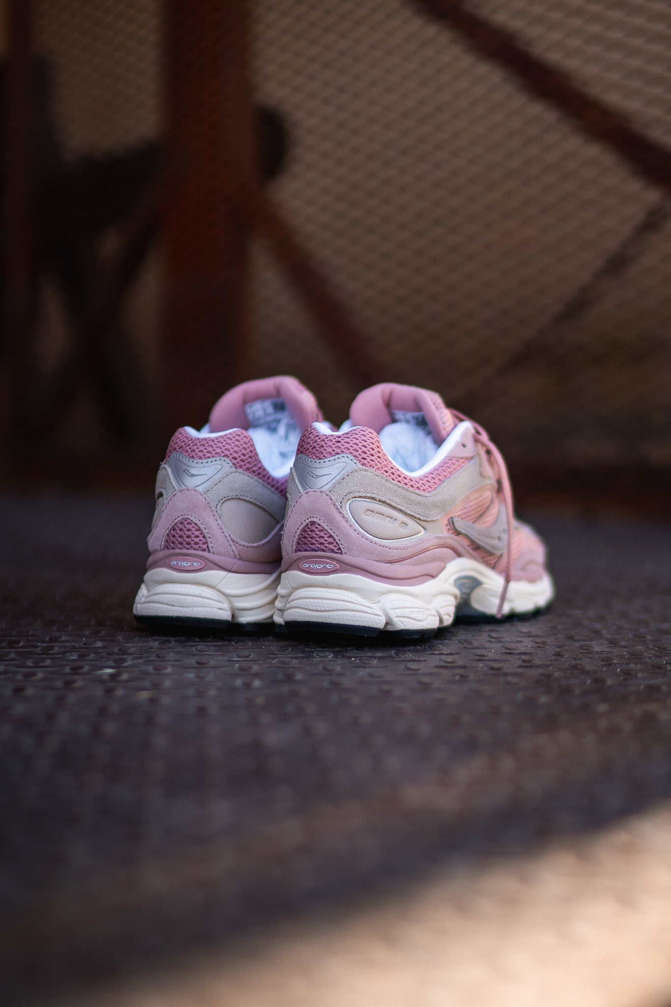 Mens Saucony ProGrid Omni 9 Premium (Pink) - Saucony