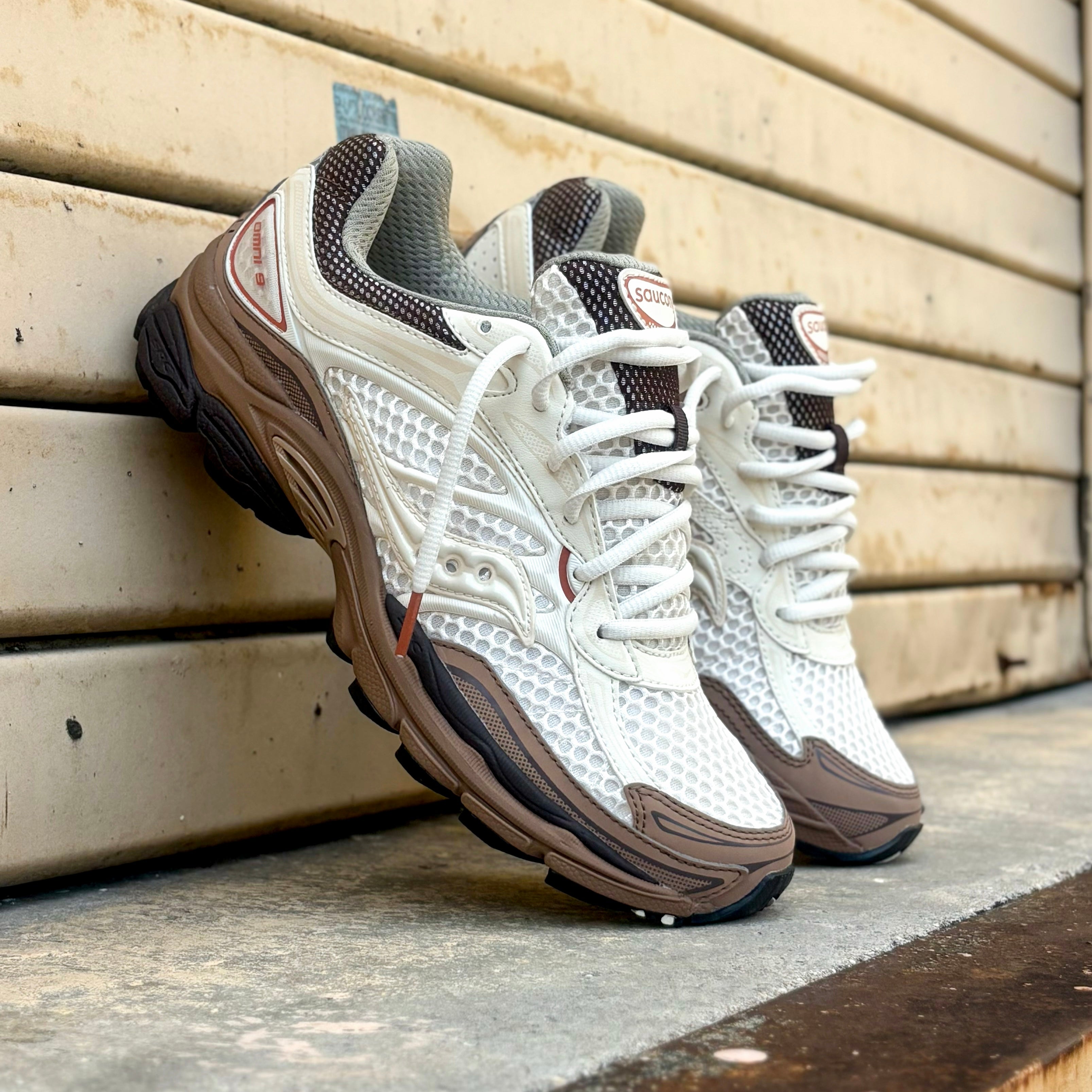Mens Saucony ProGrid Omni 9 (Almond/Coca)