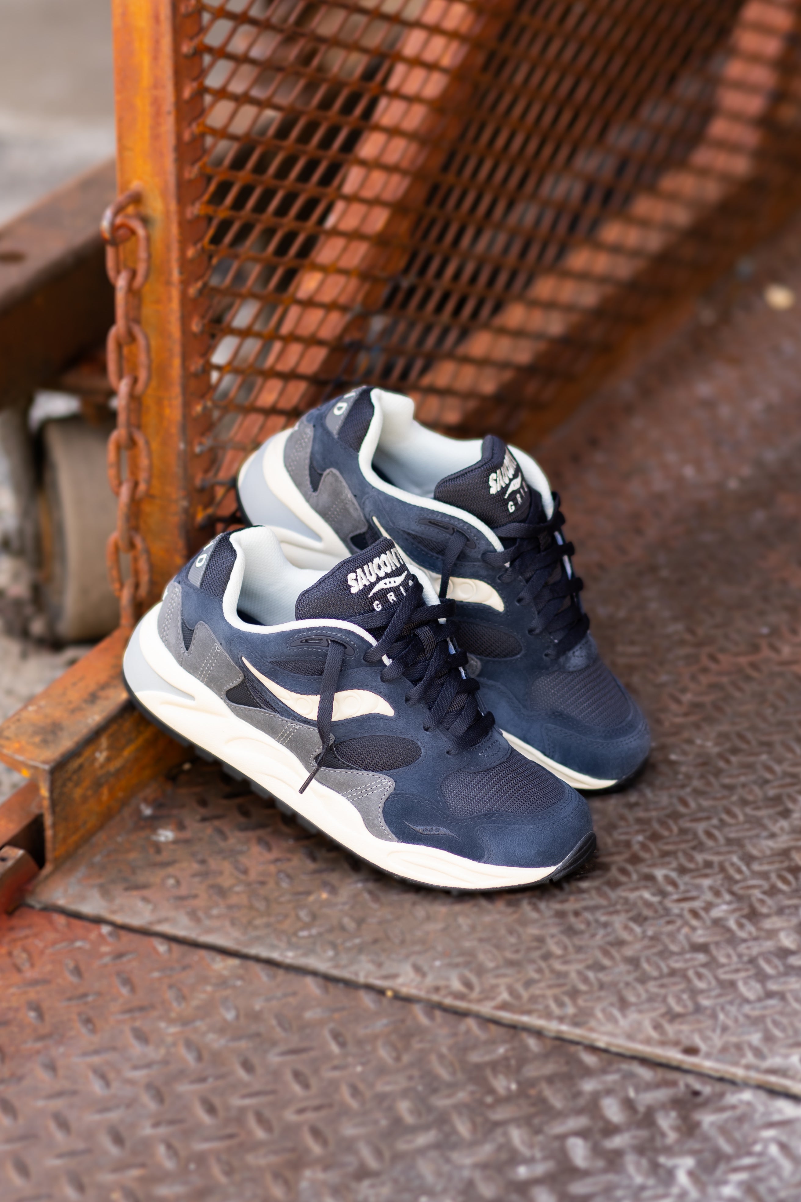 Mens Saucony Grid Shadow 2 (Navy/Cream)