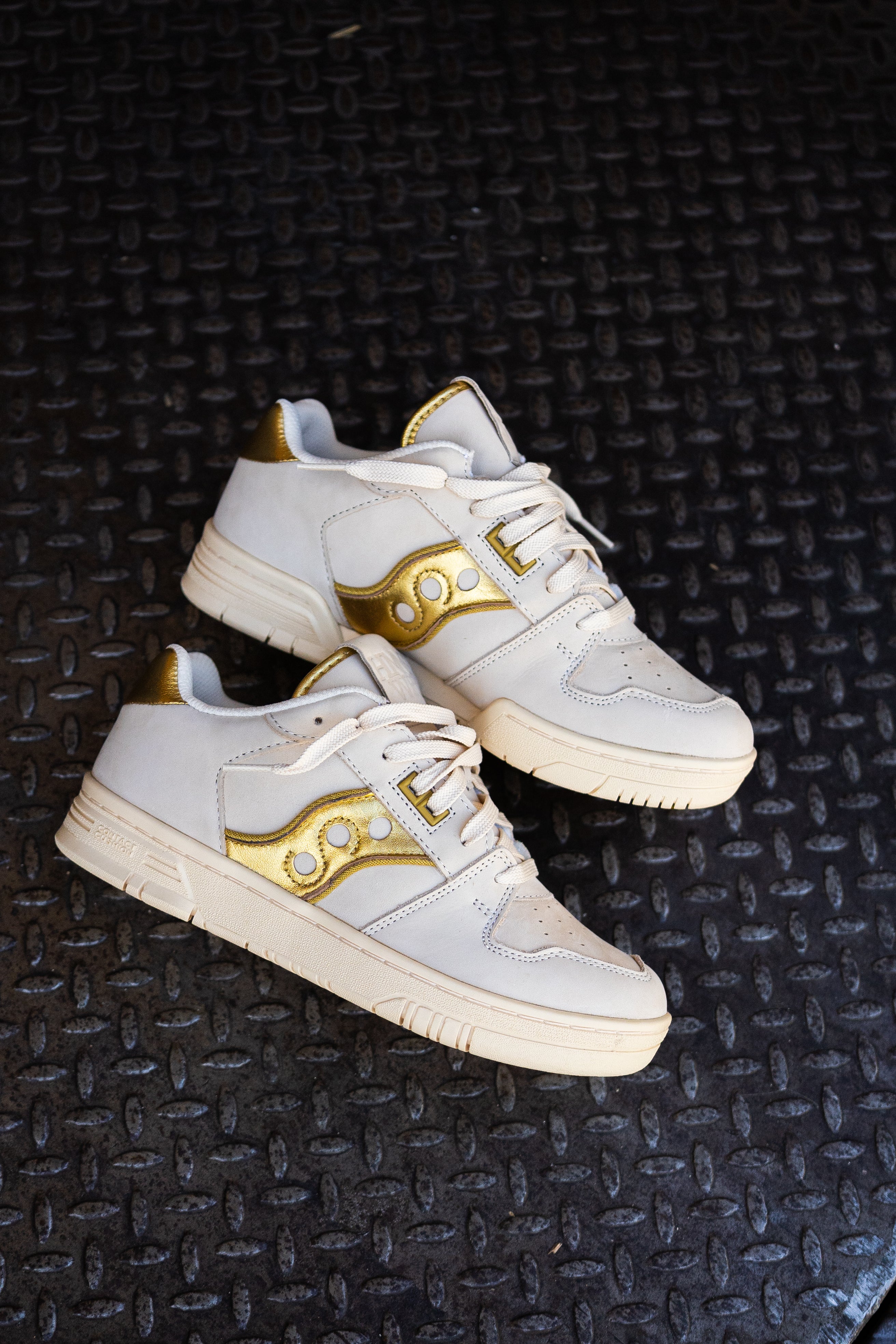 Mens Saucony Sonic Low (Cream/Gold) - Saucony