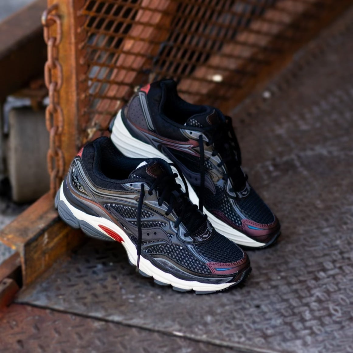 Mens Saucony OG ProGrid Omni 9 (Black/Brown) - SNEAKER TOWN