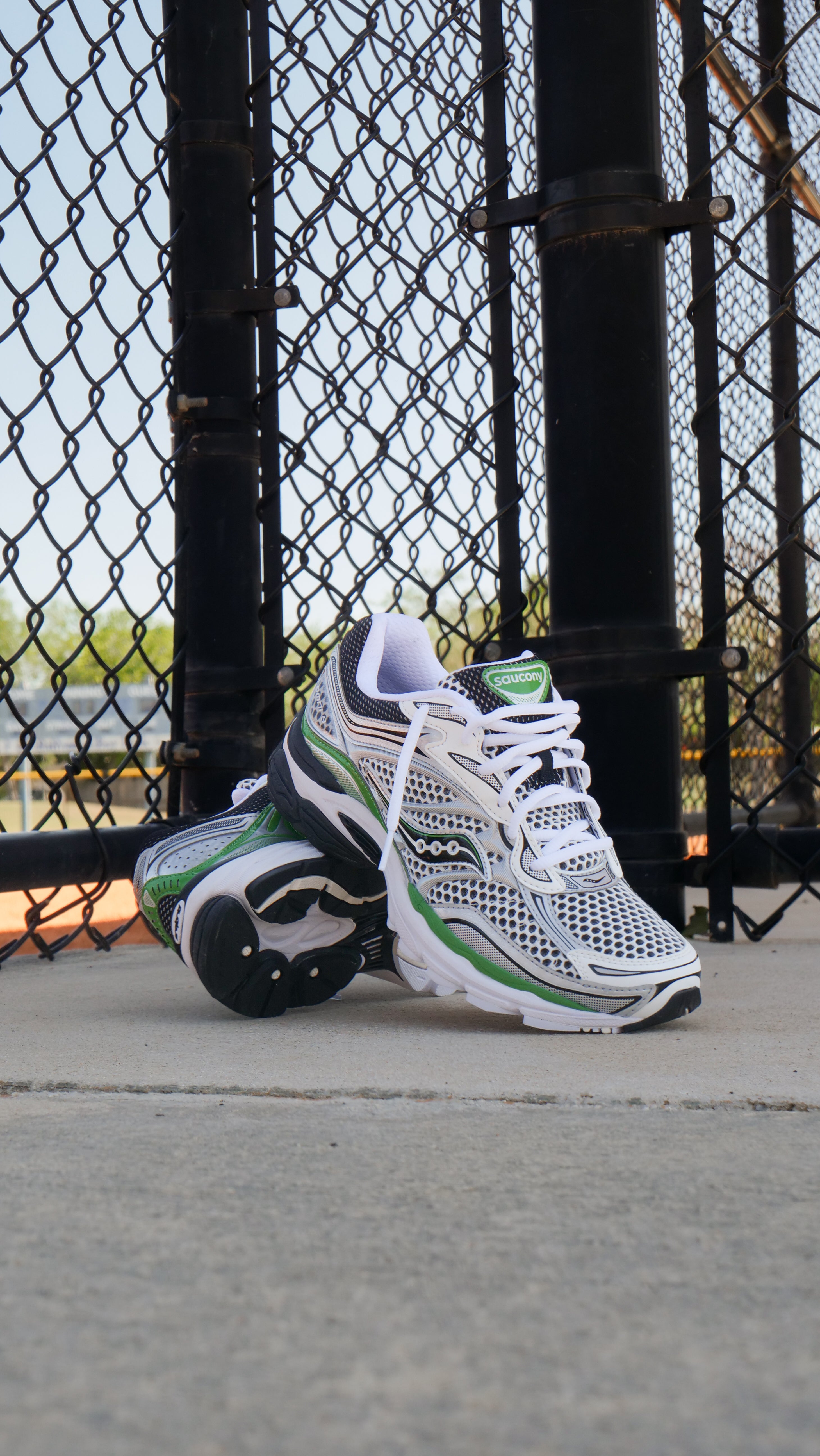 Mens Saucony ProGrid Omni 9 (Silver/Green)