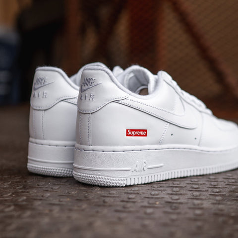 Nike x Supreme Air Force 1 Low SP (White) | SNEAKER TOWN