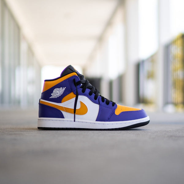 Lakers hotsell jordan 1